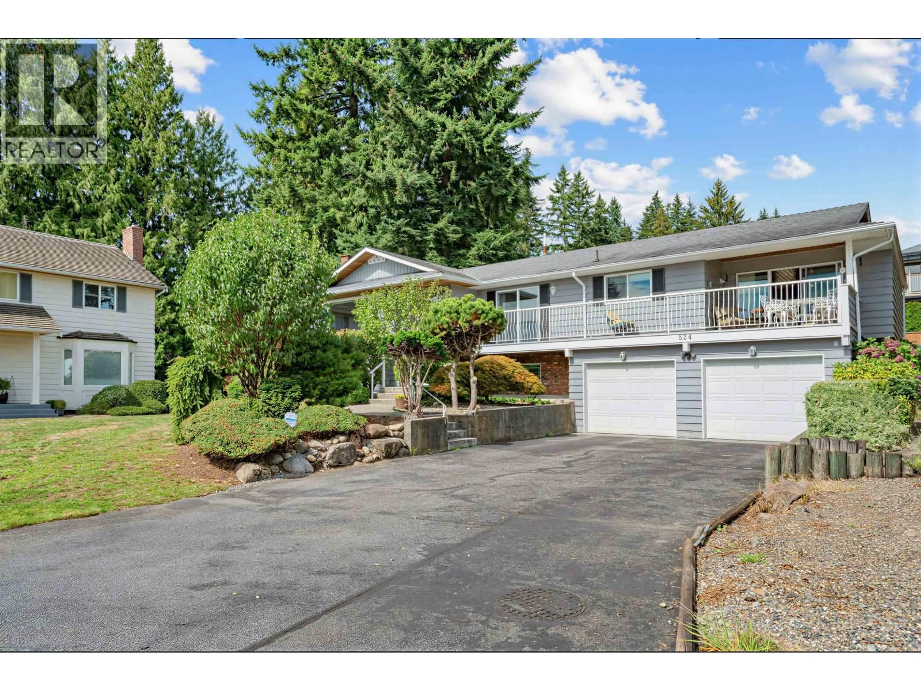 A pic from outside/outdoor area/front of a property/back of a property/a pic from drone, unknown for 524 LYN COURT, Coquitlam British Columbia V3J5N2