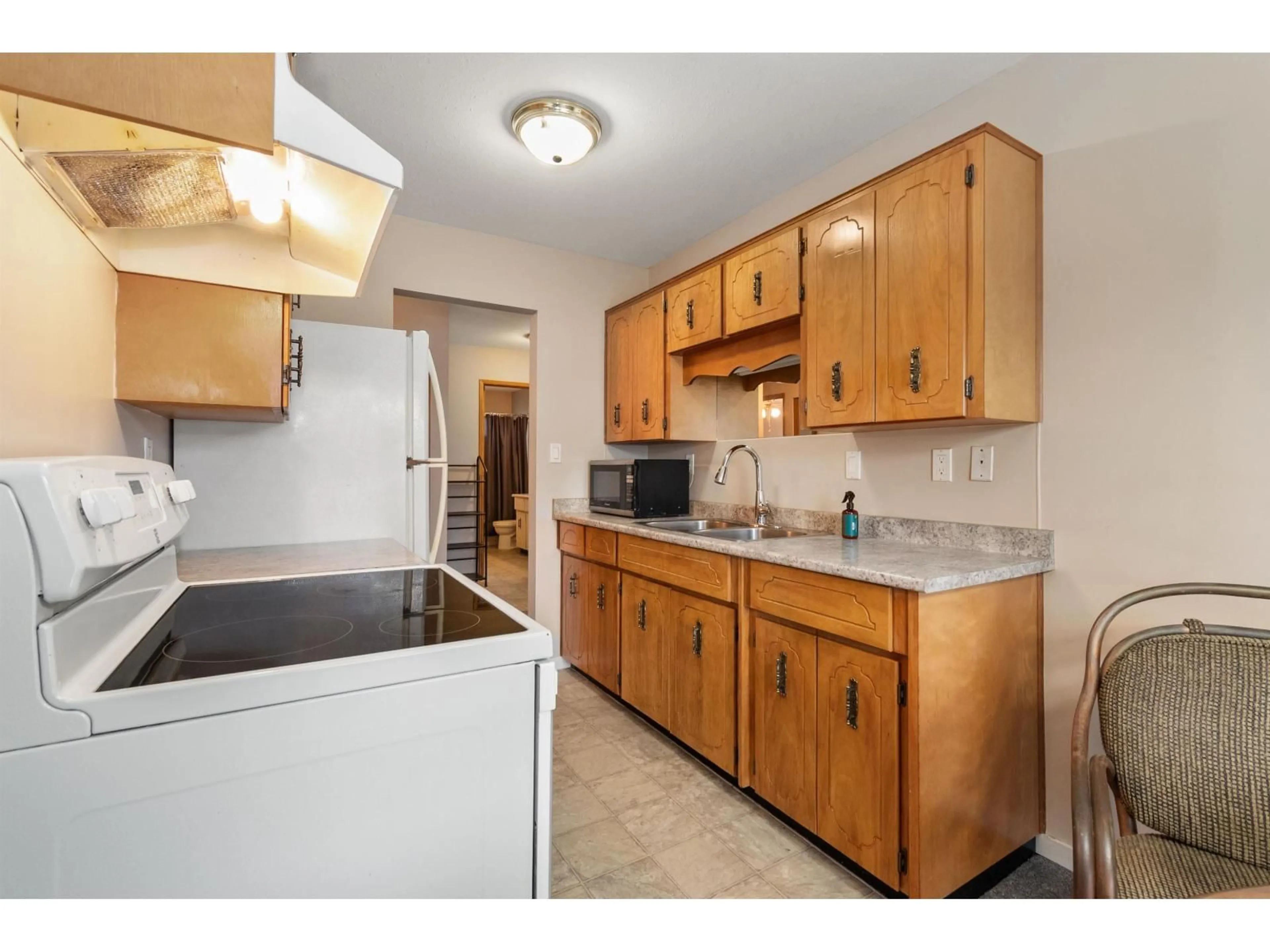 Standard kitchen, unknown for 58 - 7455 HURON STREET, Chilliwack British Columbia V2R3T9
