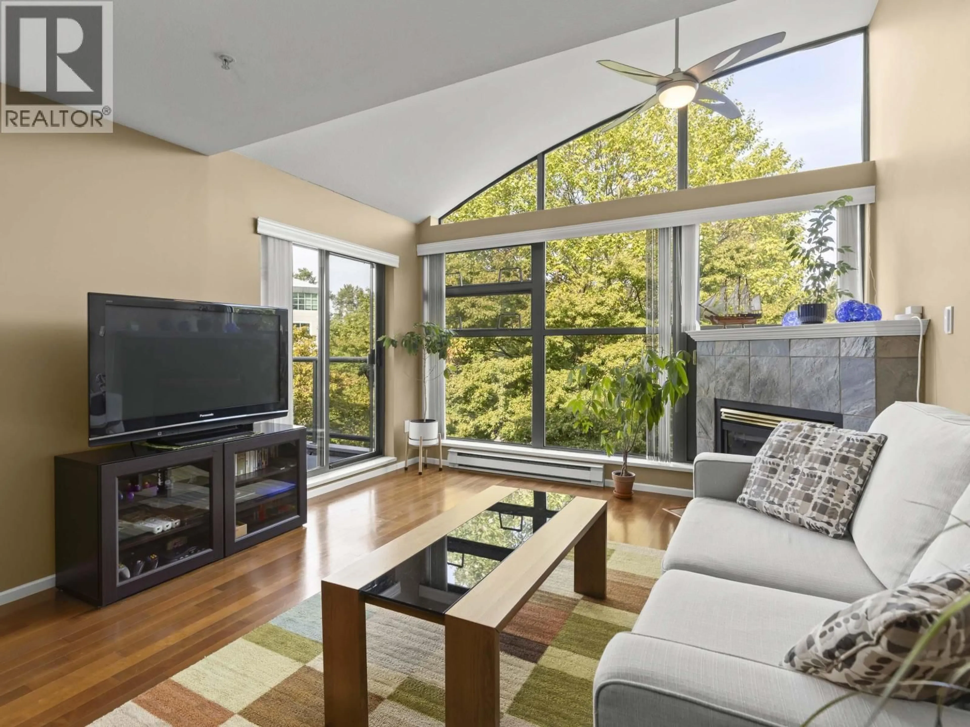 Living room with furniture, unknown for 408 - 225 NEWPORT DRIVE, Port Moody British Columbia V3H5C7