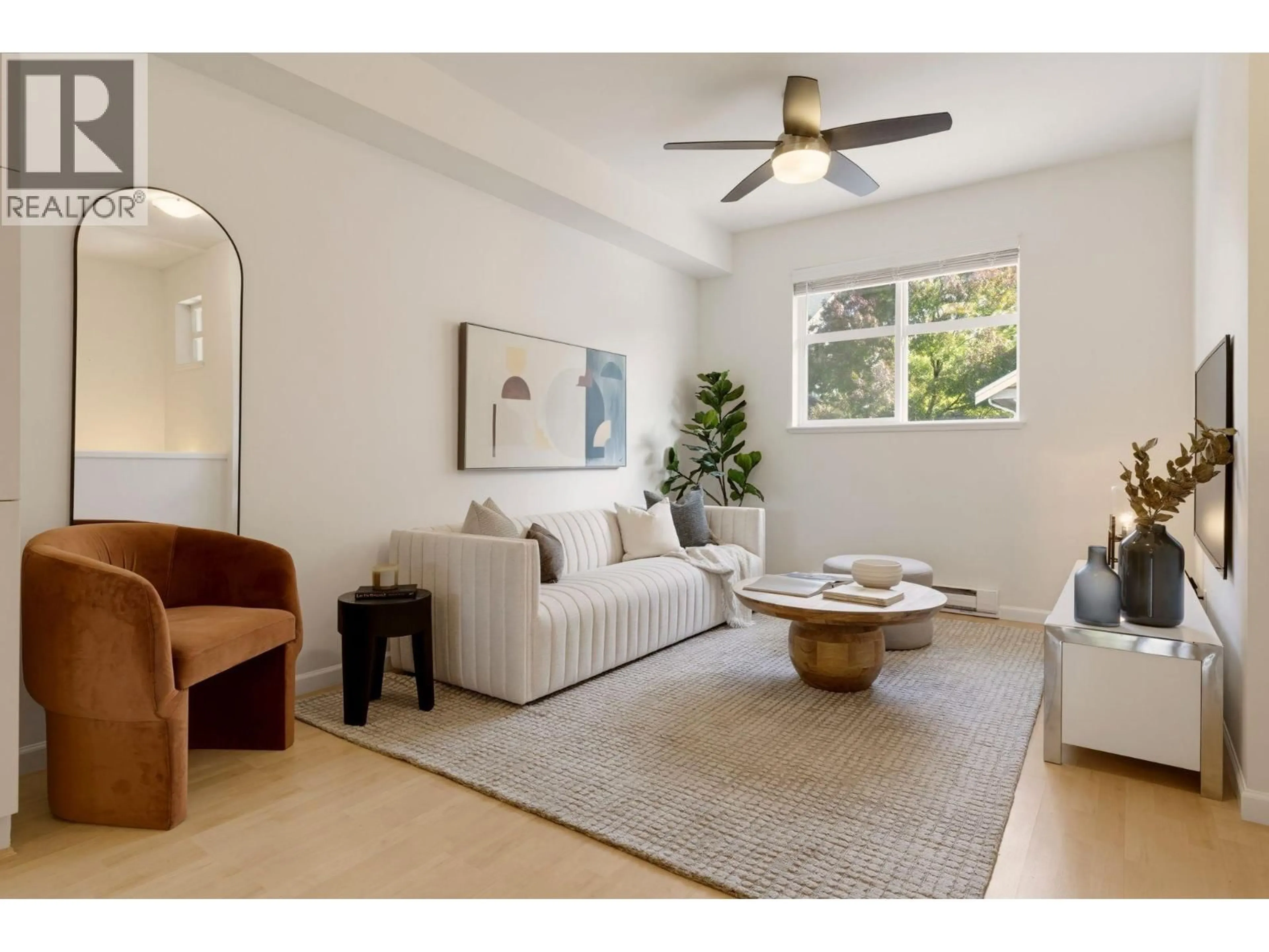 Living room with furniture, unknown for 79 - 935 EWEN AVENUE, New Westminster British Columbia V3M0A1