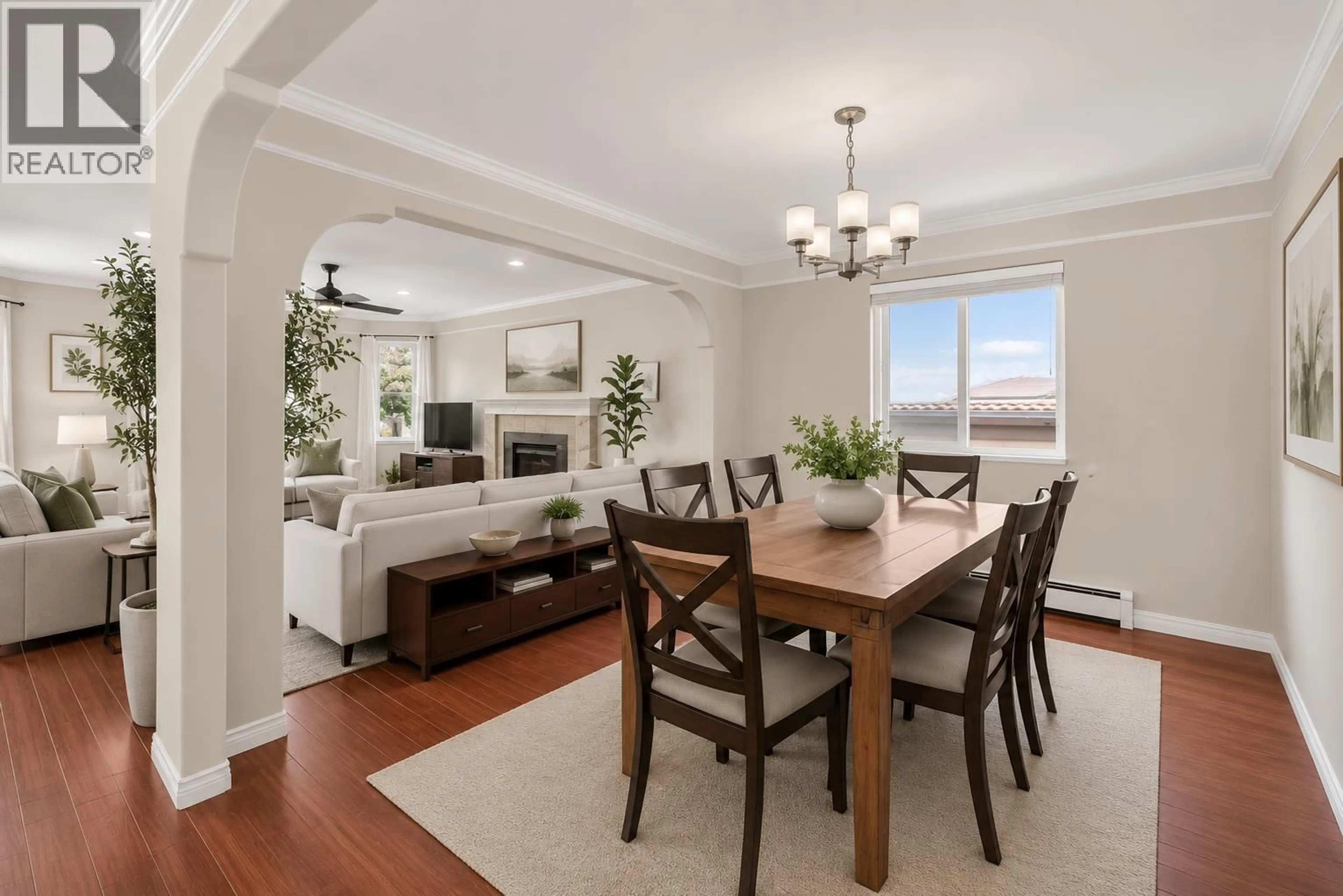 Dining room, wood/laminate floor for 8026 18TH AVENUE, Burnaby British Columbia V3N1J8
