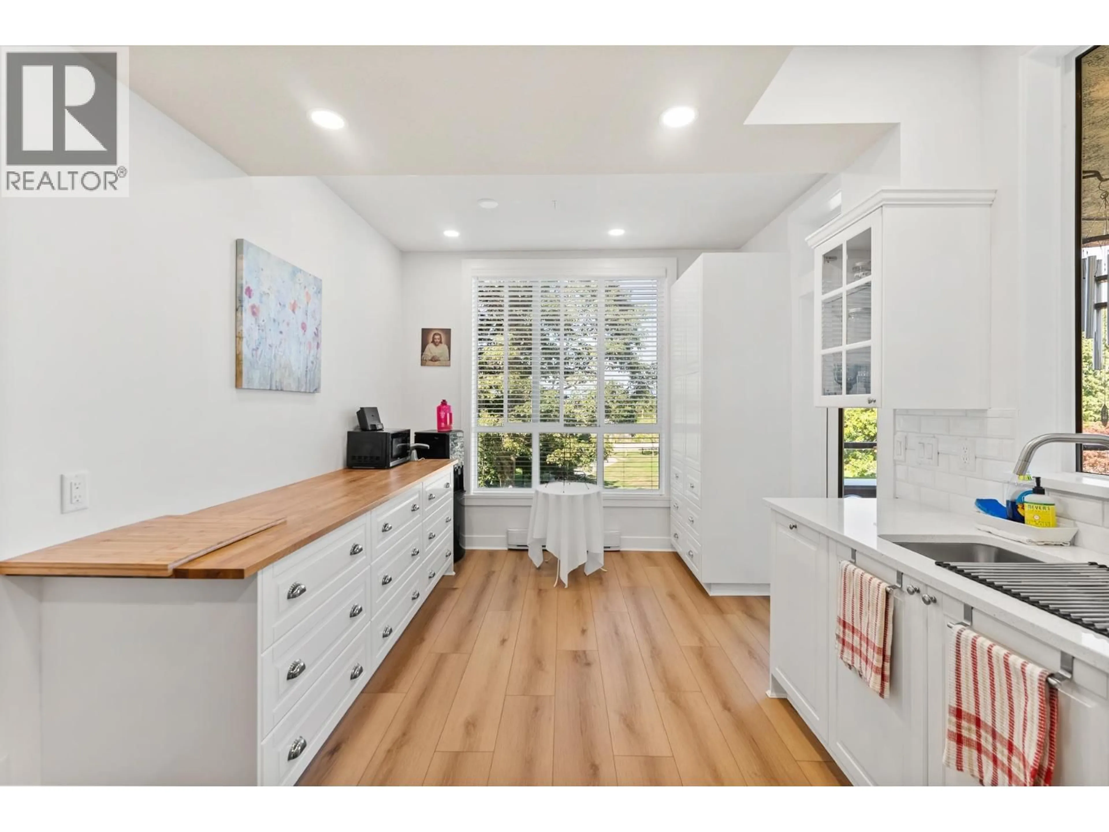 Open concept kitchen, unknown for 221 - 12873 RAILWAY AVENUE, Richmond British Columbia V7E6K3