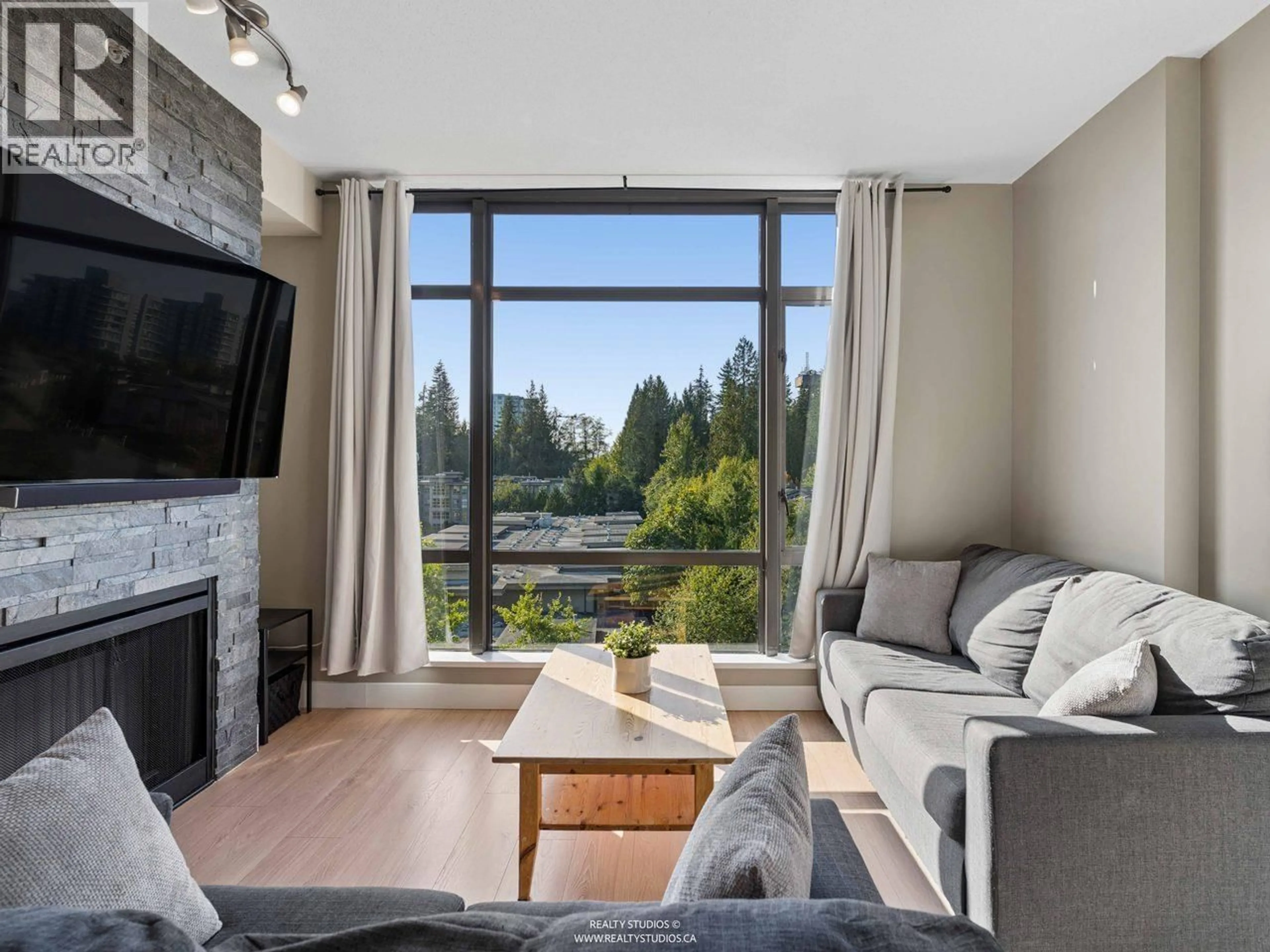 Living room with furniture, unknown for 901 - 9300 UNIVERSITY CRESCENT, Burnaby British Columbia V5A4X9
