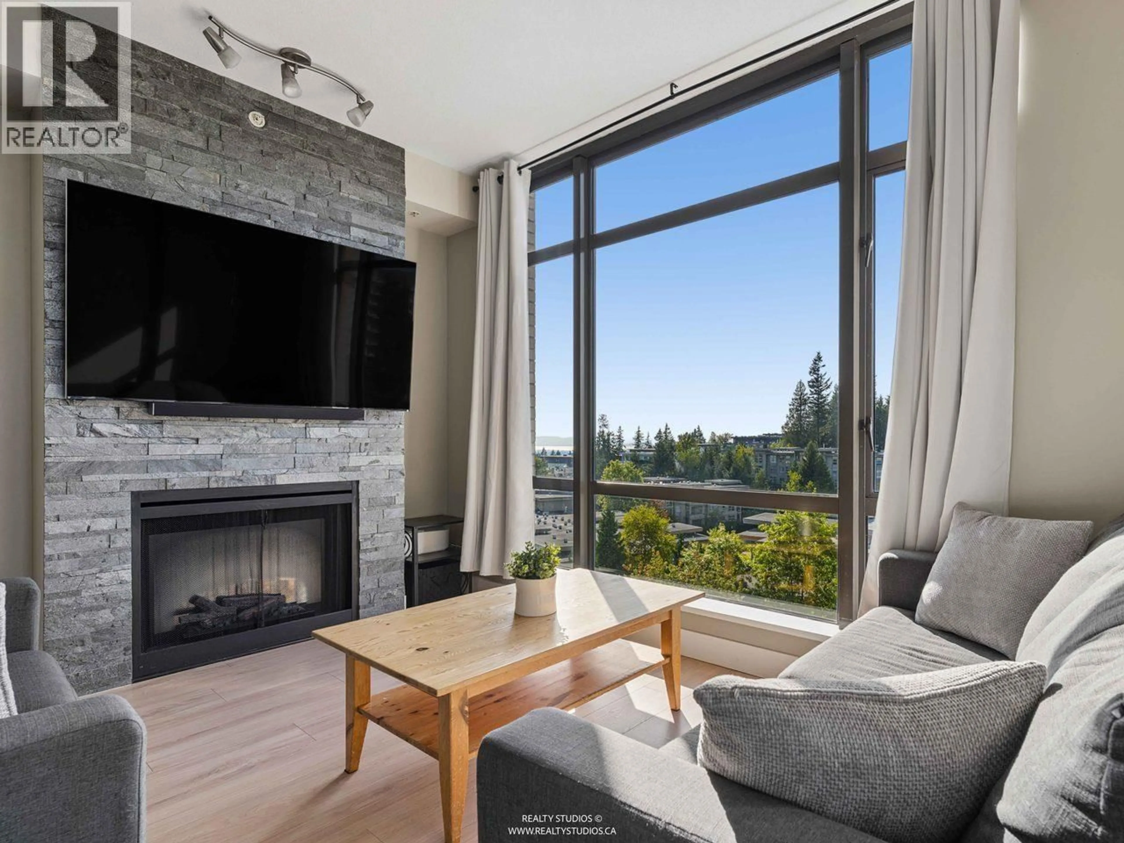 Living room with furniture, unknown for 901 - 9300 UNIVERSITY CRESCENT, Burnaby British Columbia V5A4X9