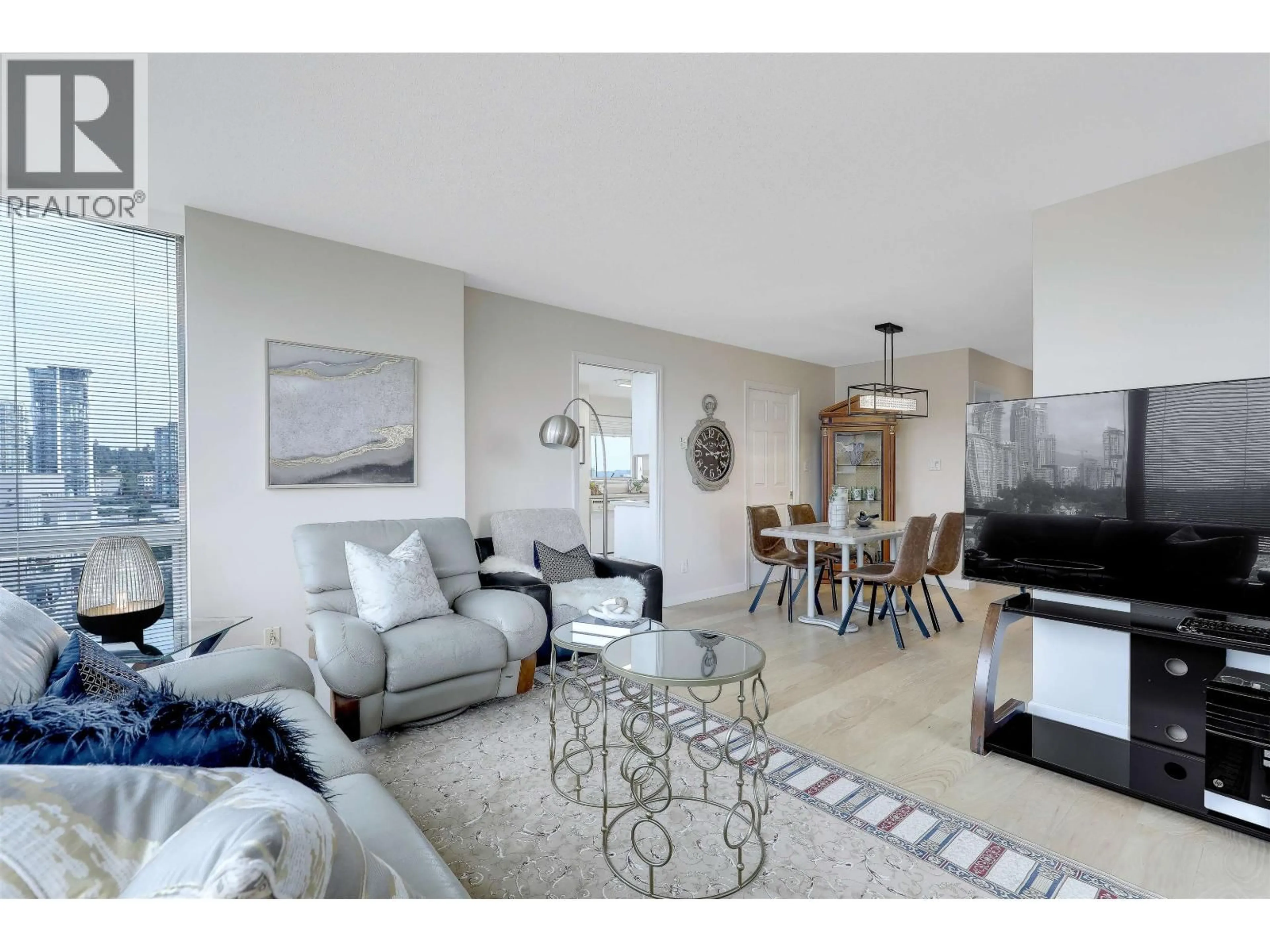 Living room with furniture, unknown for 1906 - 9603 MANCHESTER DRIVE, Burnaby British Columbia V3N4Y7