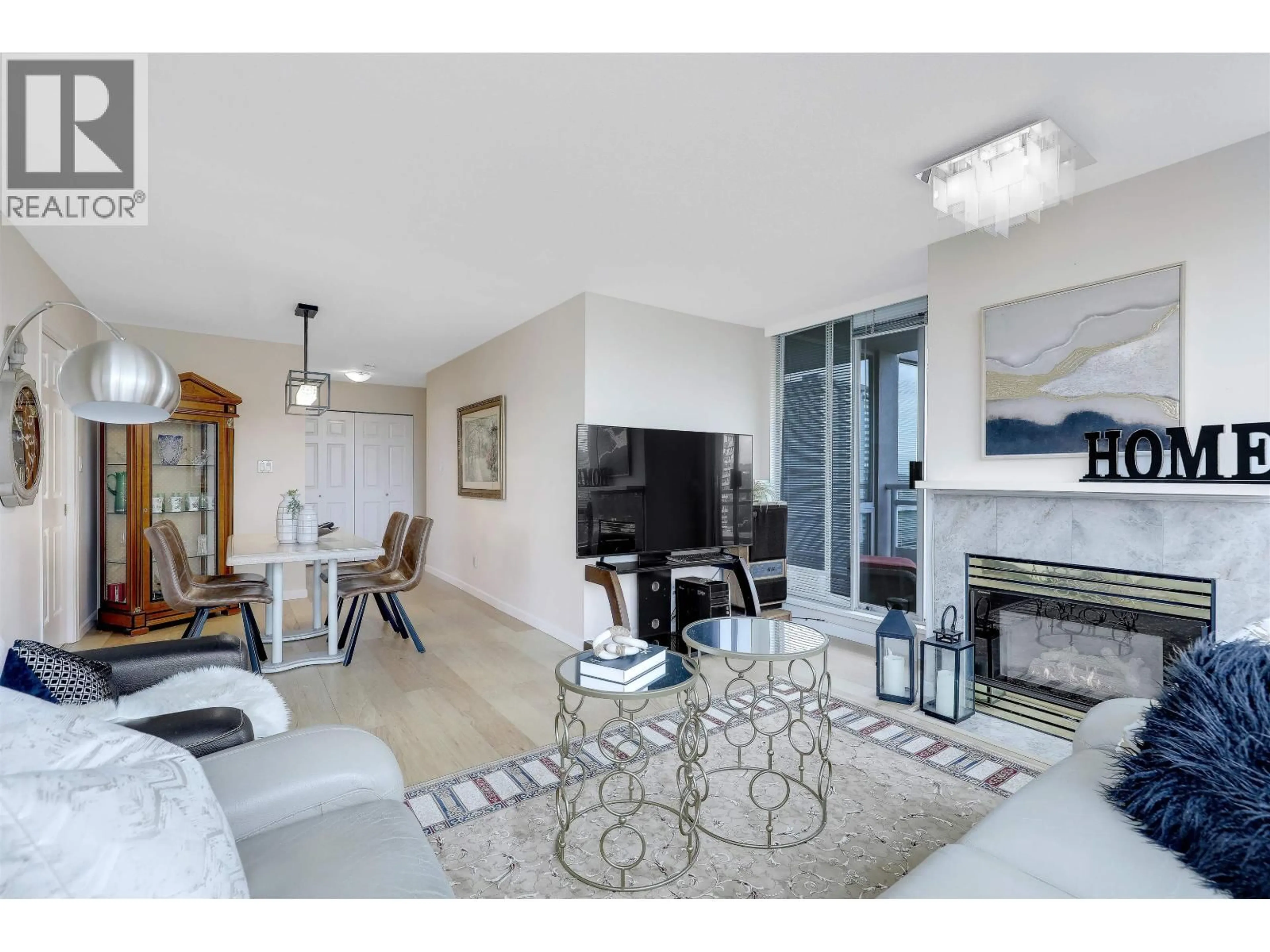 Living room with furniture, unknown for 1906 - 9603 MANCHESTER DRIVE, Burnaby British Columbia V3N4Y7