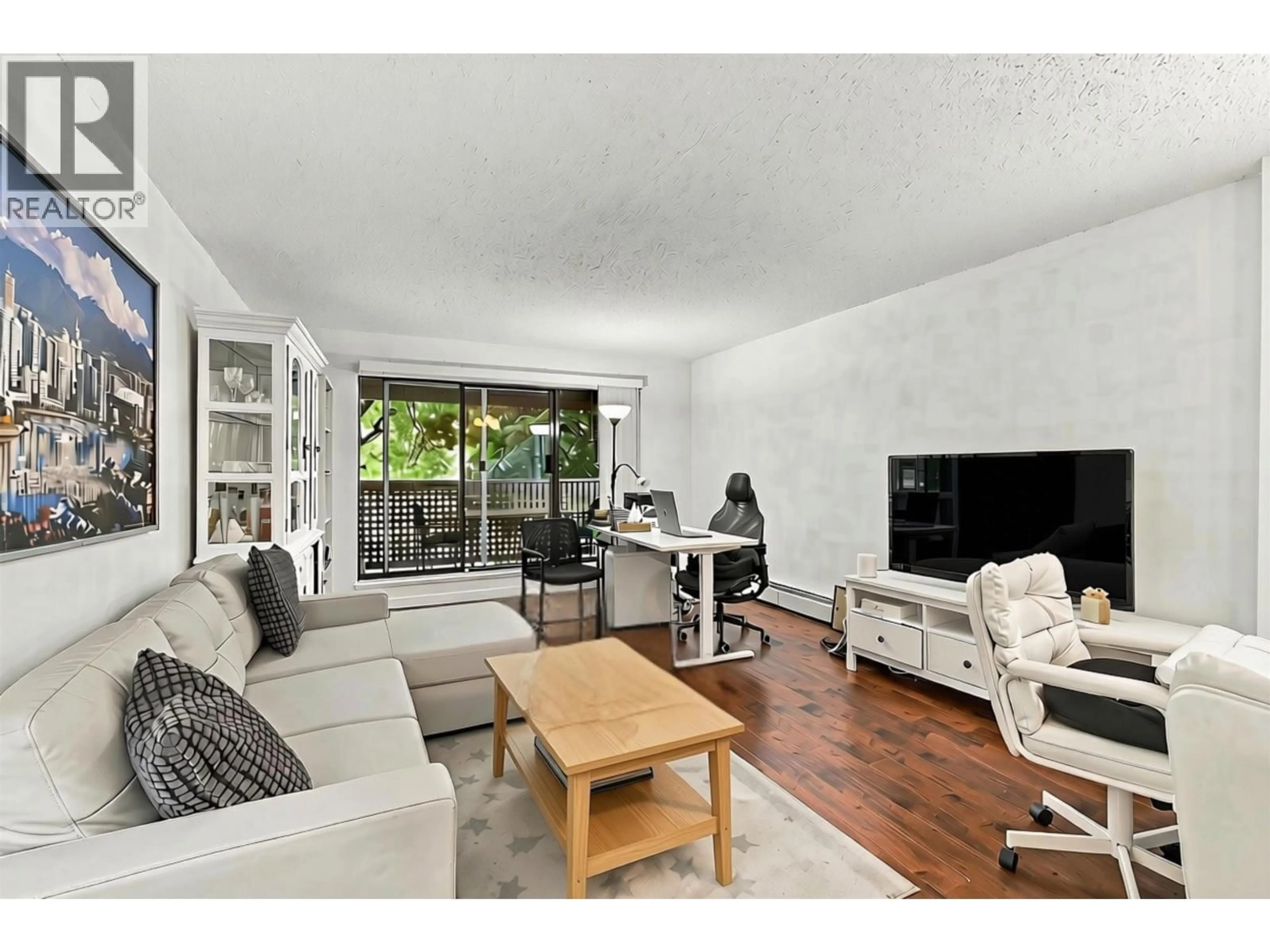 Living room with furniture, unknown for 109 - 423 AGNES STREET, New Westminster British Columbia V3L1G2