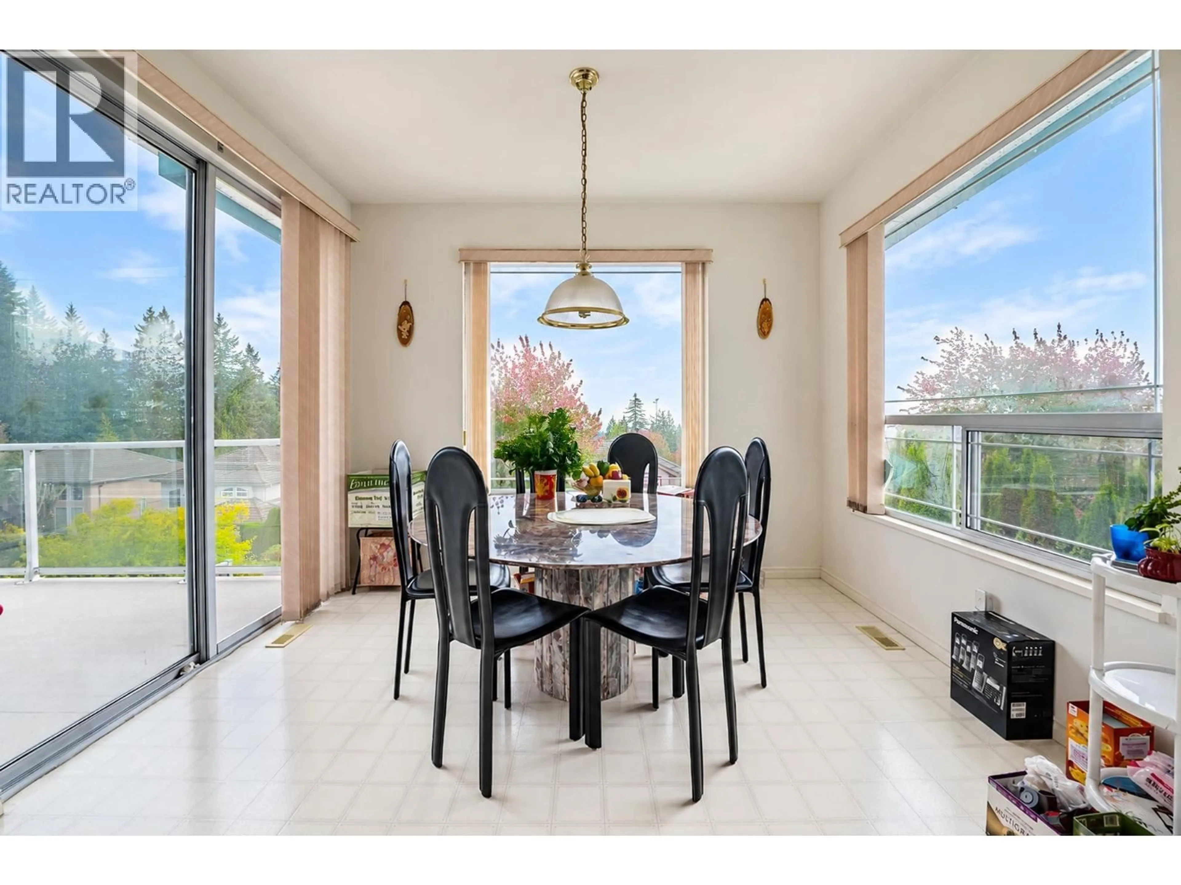 Dining room, ceramic/tile floor for 1683 KINGFISHER CRESCENT, Coquitlam British Columbia V3E3C6