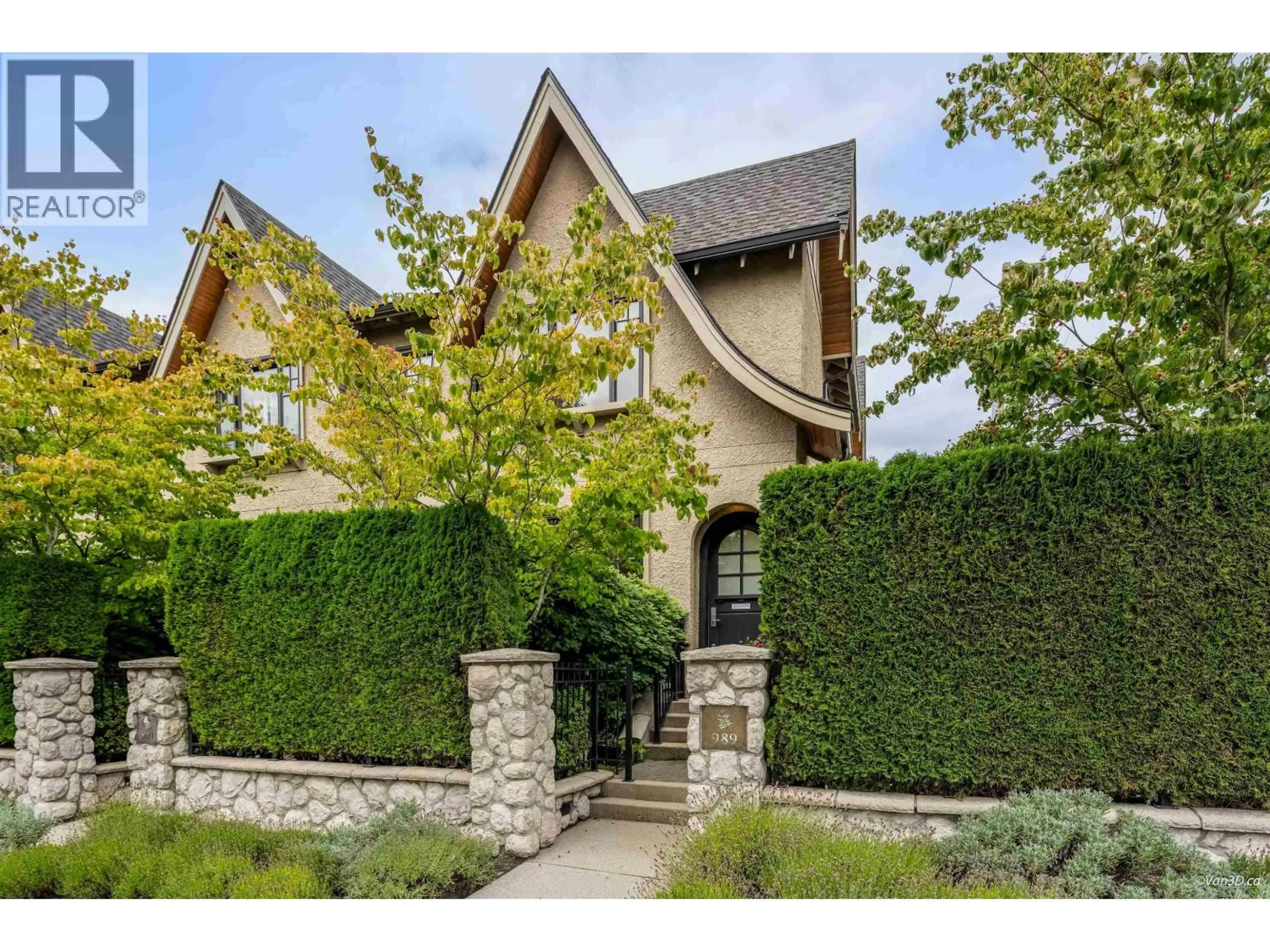 Home with brick exterior material, street for 989 38TH AVENUE, Vancouver British Columbia V5Z2L7