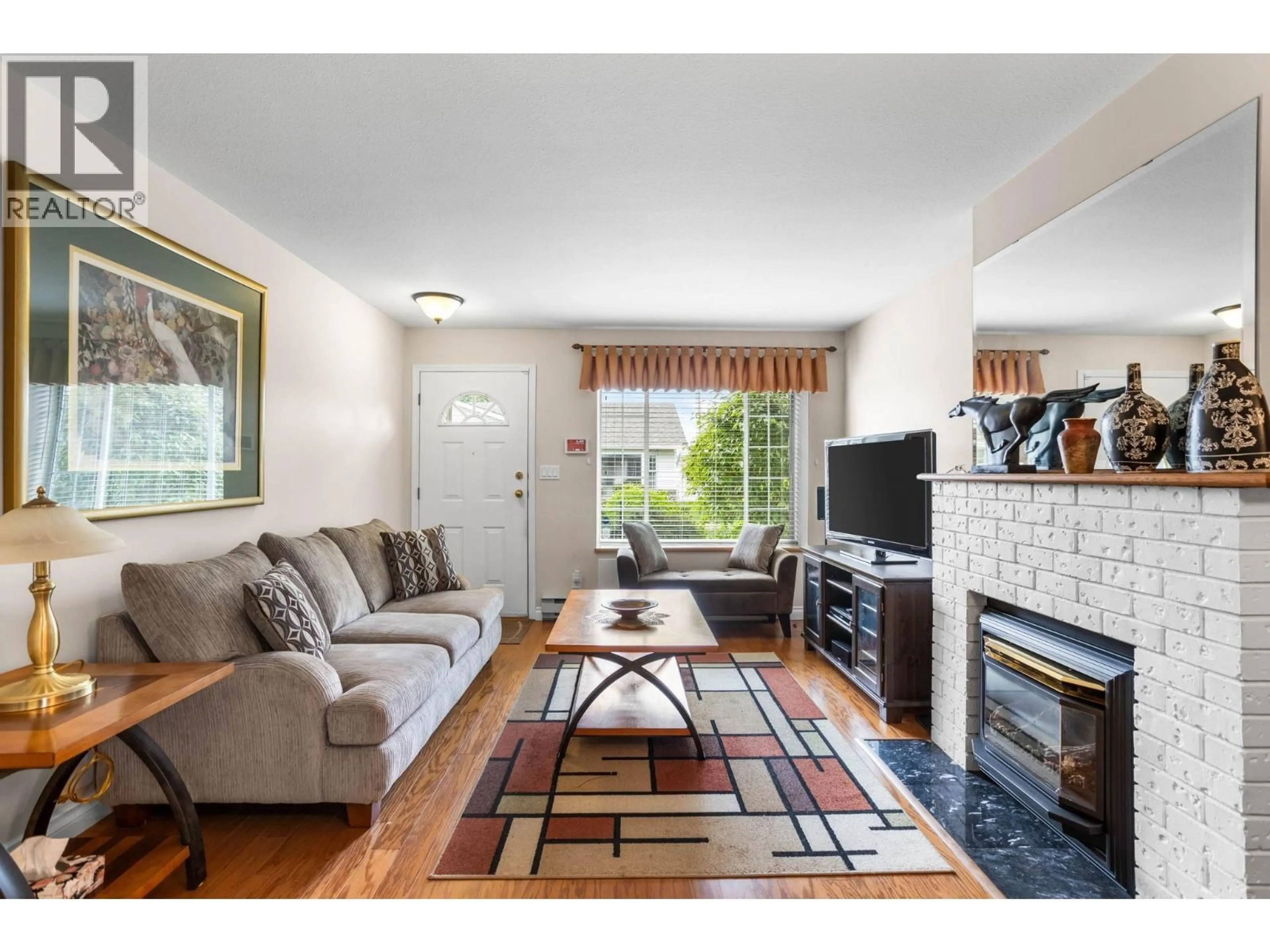 Living room with furniture, unknown for 21 - 12276 189A STREET, Pitt Meadows British Columbia V3Y2G2
