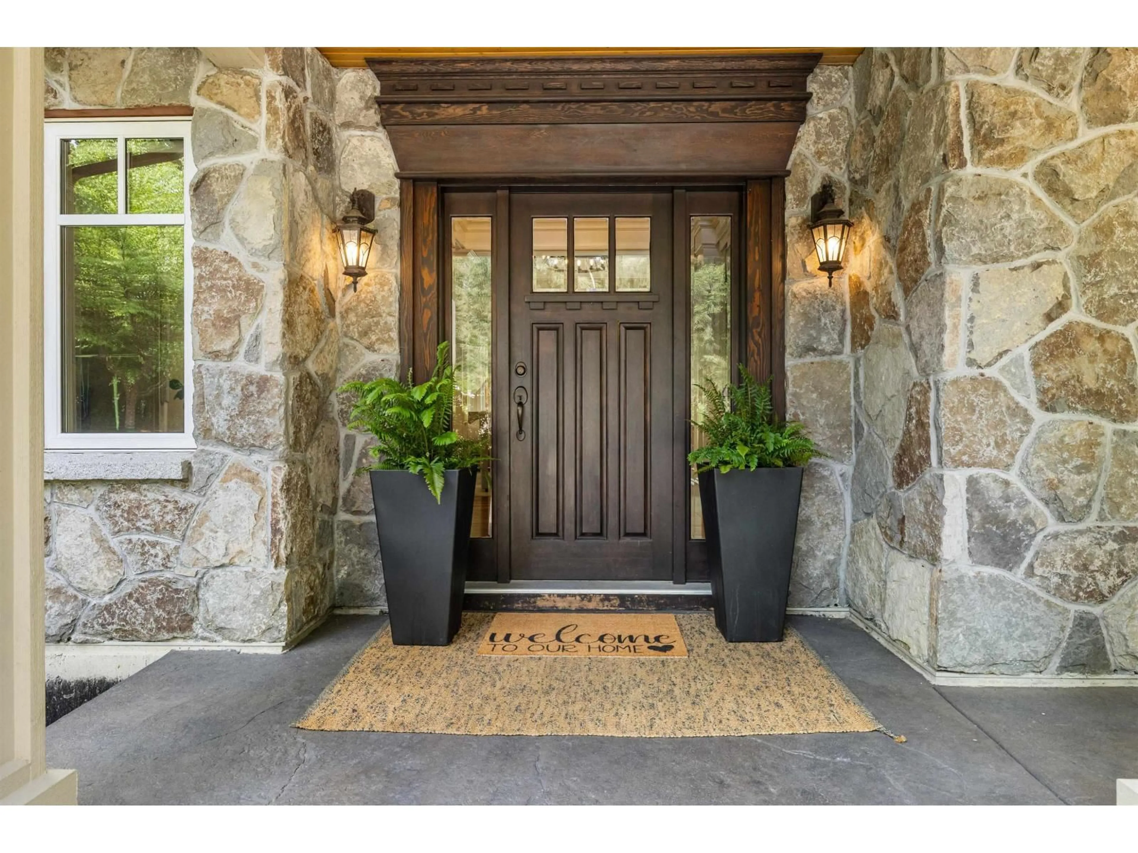 Indoor entryway for 6435 267 STREET, Langley British Columbia V4W3L7