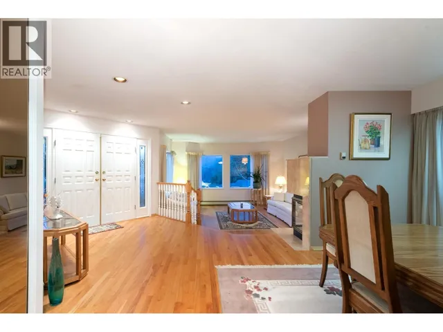 6440 ROSEBERY AVENUE, West Vancouver 2