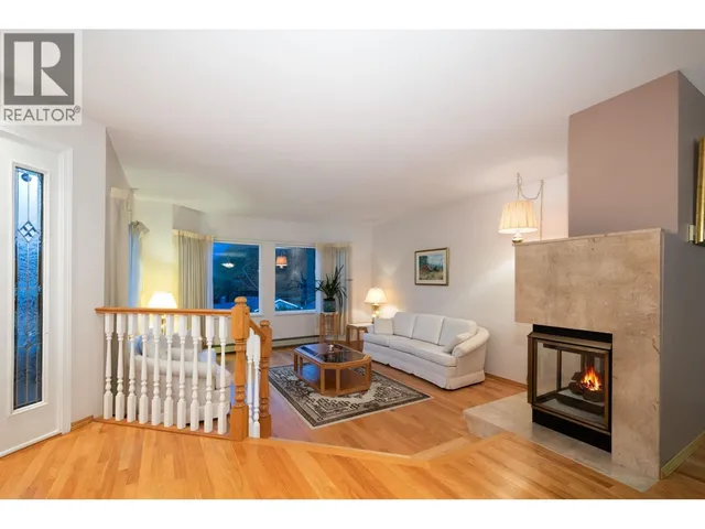 6440 ROSEBERY AVENUE, West Vancouver 3