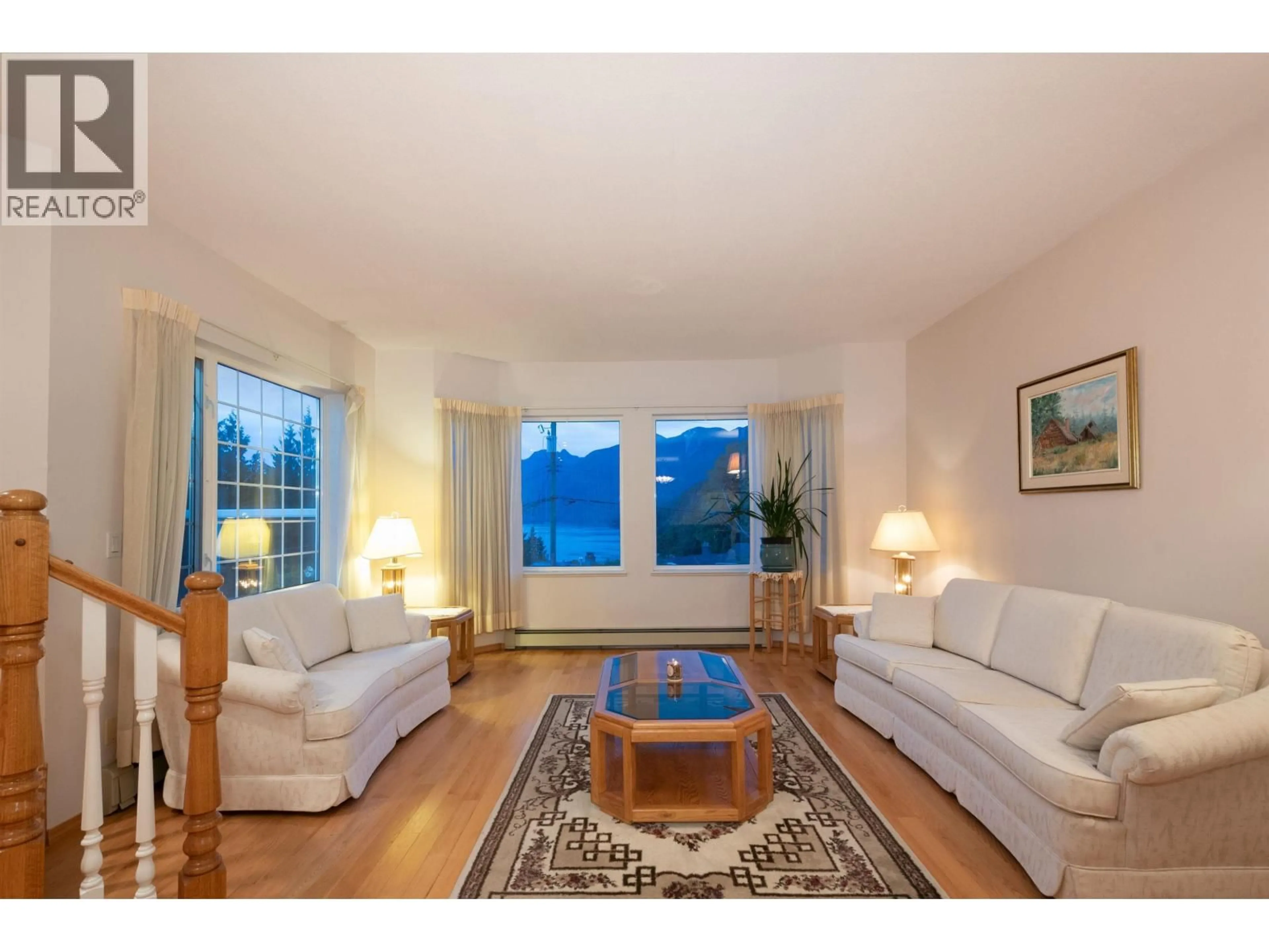 Living room with furniture, wood/laminate floor for 6440 ROSEBERY AVENUE, West Vancouver British Columbia V7W2C6