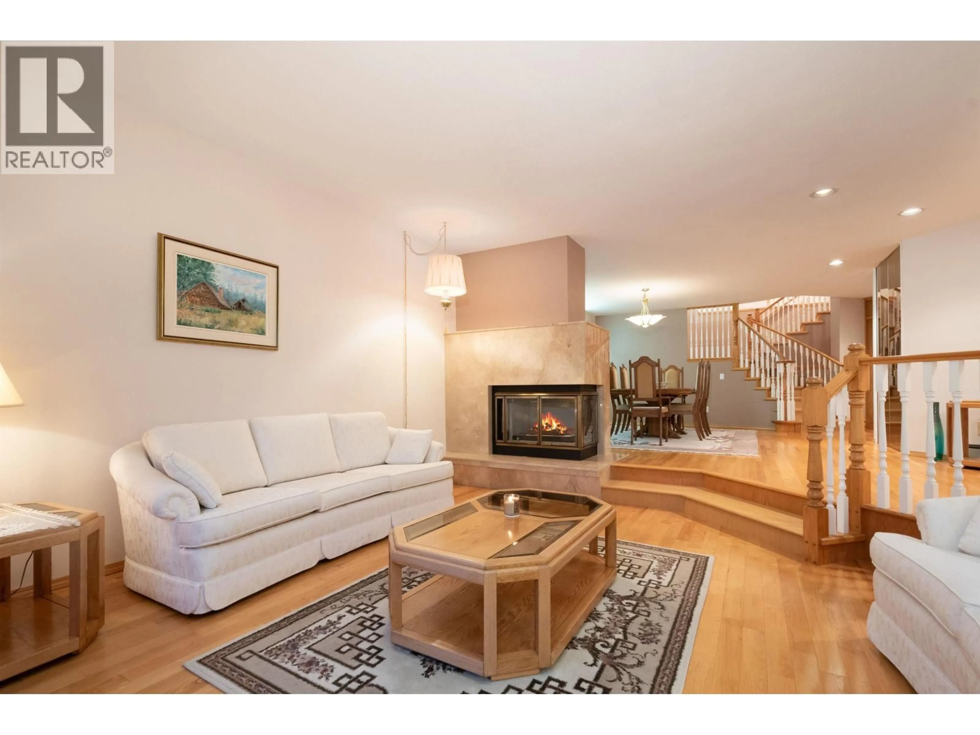 Living room with furniture, wood/laminate floor for 6440 ROSEBERY AVENUE, West Vancouver British Columbia V7W2C6