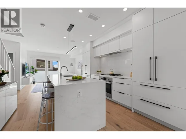 125 - 649 3RD STREET, North Vancouver 5