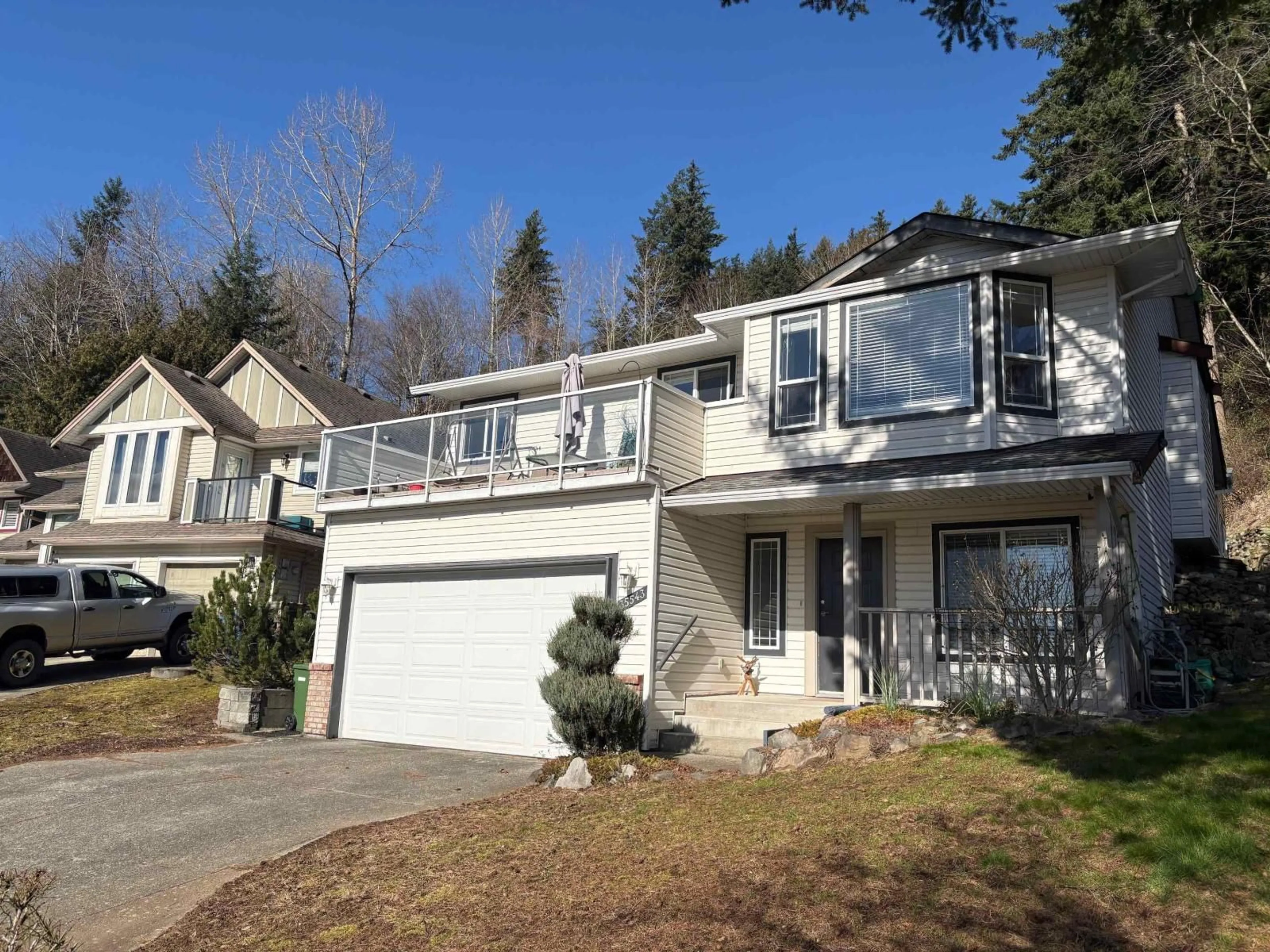 Home with vinyl exterior material, unknown for 35543 DINA PLACE, Abbotsford British Columbia V3G1L7