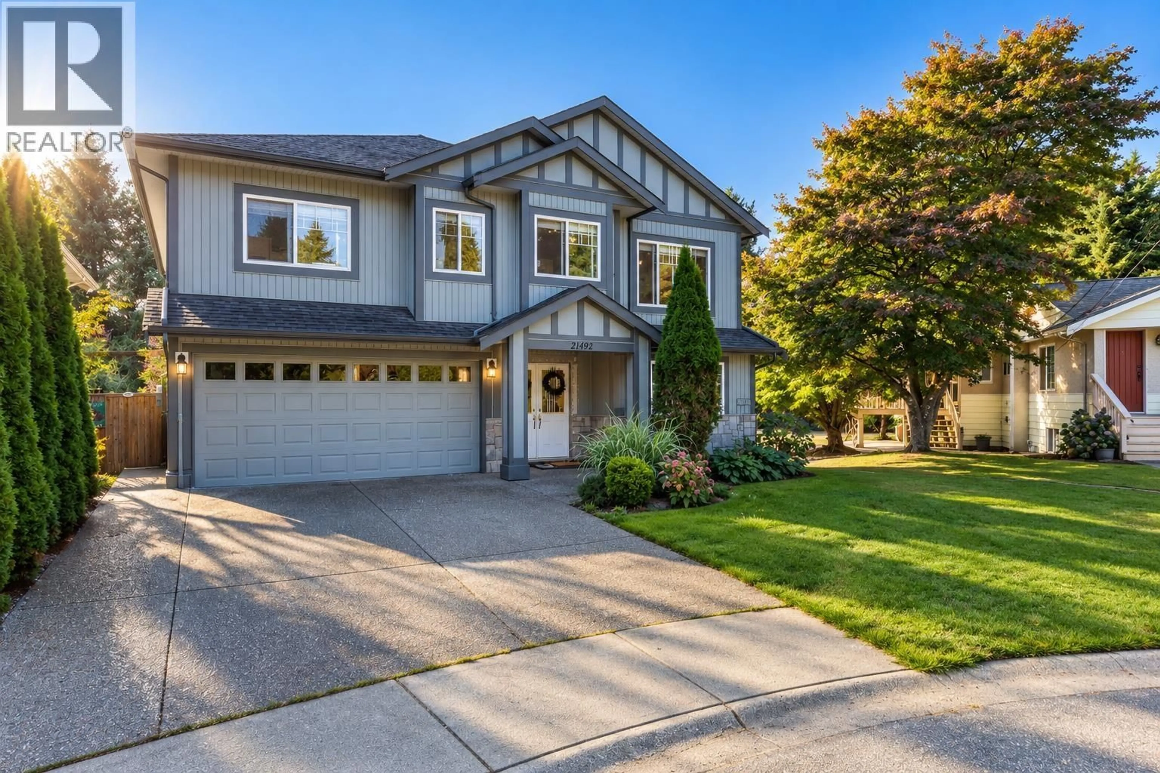 Home with vinyl exterior material, street for 21492 DONOVAN AVENUE, Maple Ridge British Columbia V2X3A1
