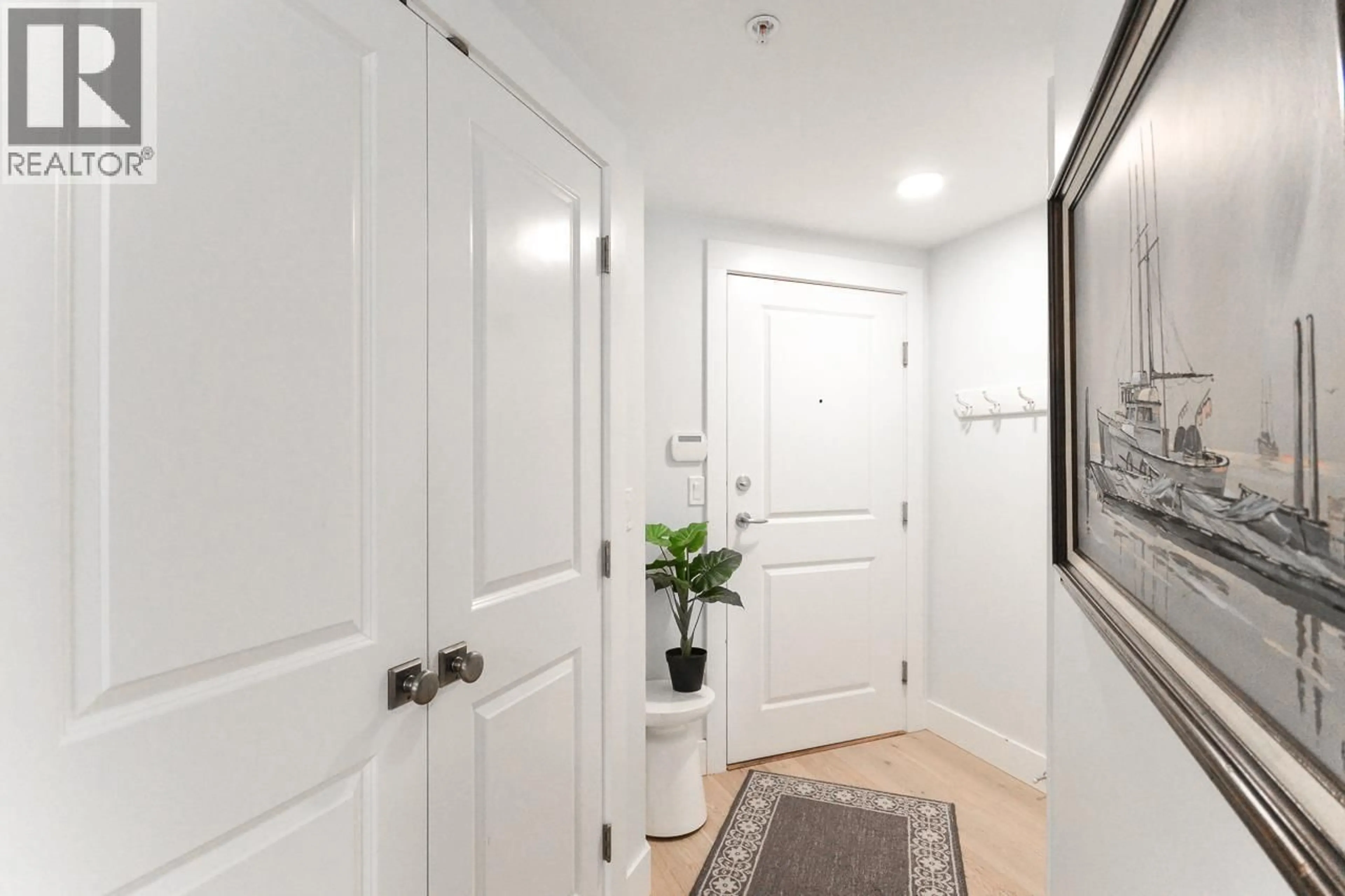 Indoor entryway for 321 - 5700 ANDREWS ROAD, Richmond British Columbia V7E6N7