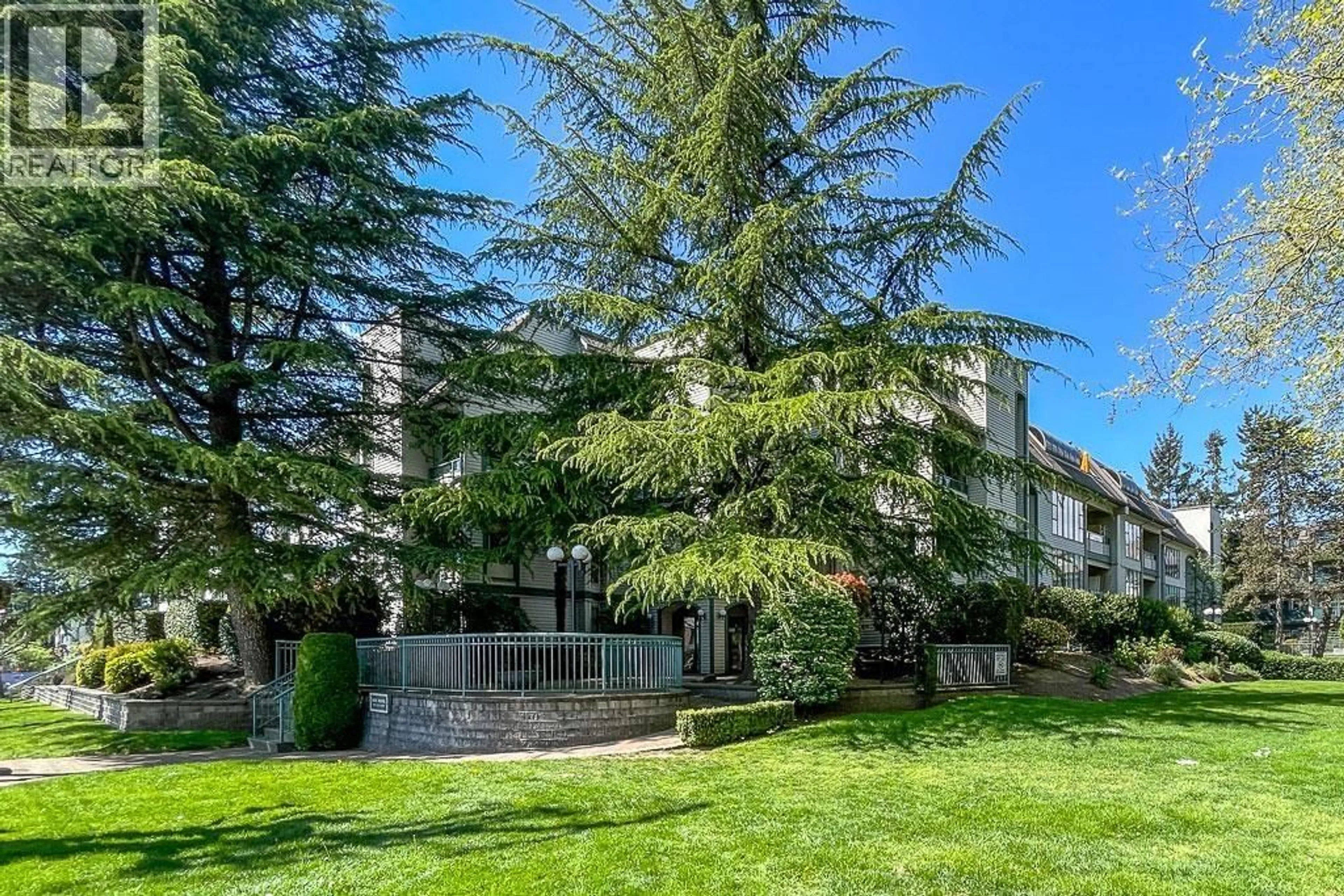A pic from outside/outdoor area/front of a property/back of a property/a pic from drone, unknown for 107 - 2925 GLEN DRIVE, Coquitlam British Columbia V3B7H9