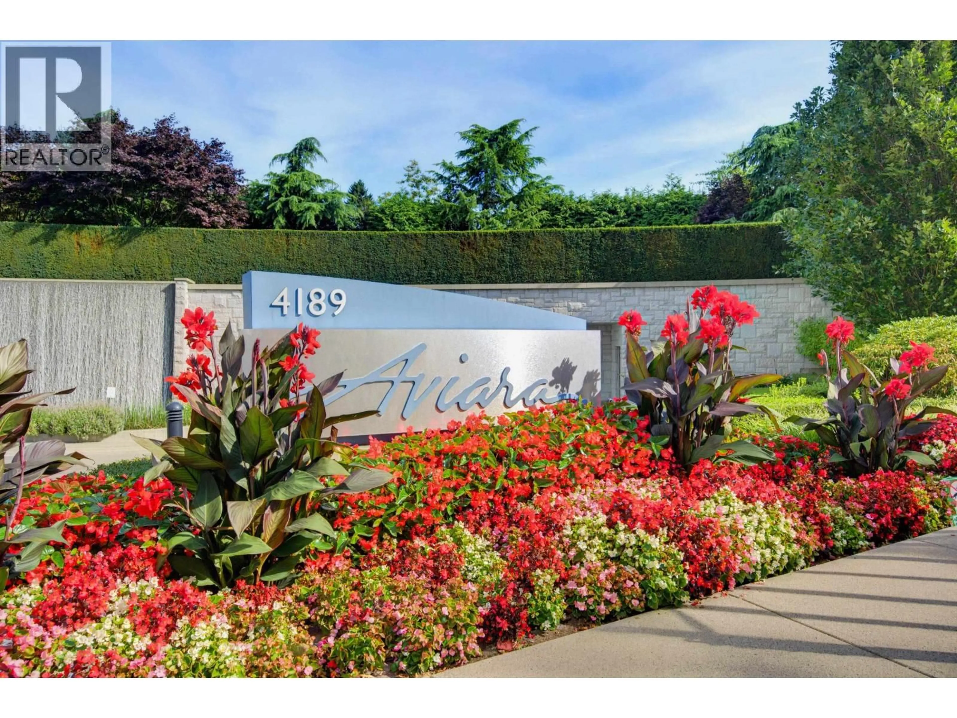 Indoor foyer for 2201 - 4189 HALIFAX STREET, Burnaby British Columbia V5C0H9