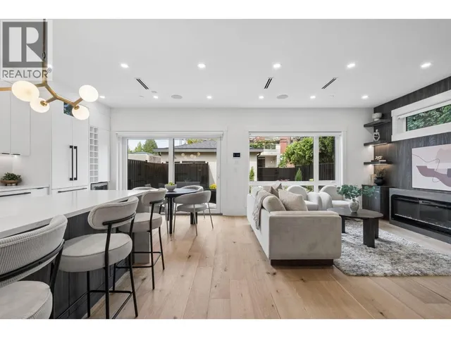 2 - 4549 11TH AVENUE, Vancouver 2