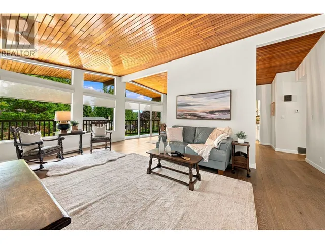 3773 REGENT AVENUE, North Vancouver 5