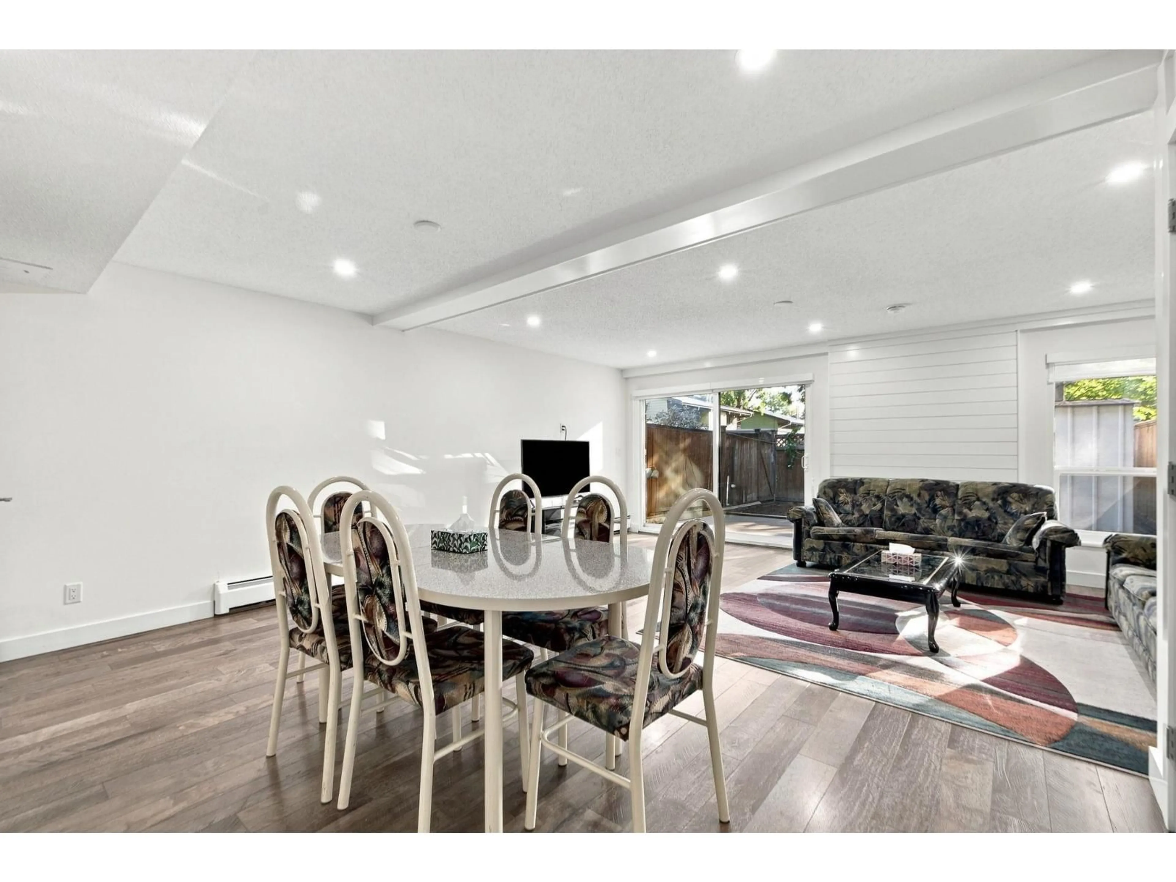 Dining room, wood/laminate floor for 150 - 7474 138 STREET, Surrey British Columbia V3W6G4