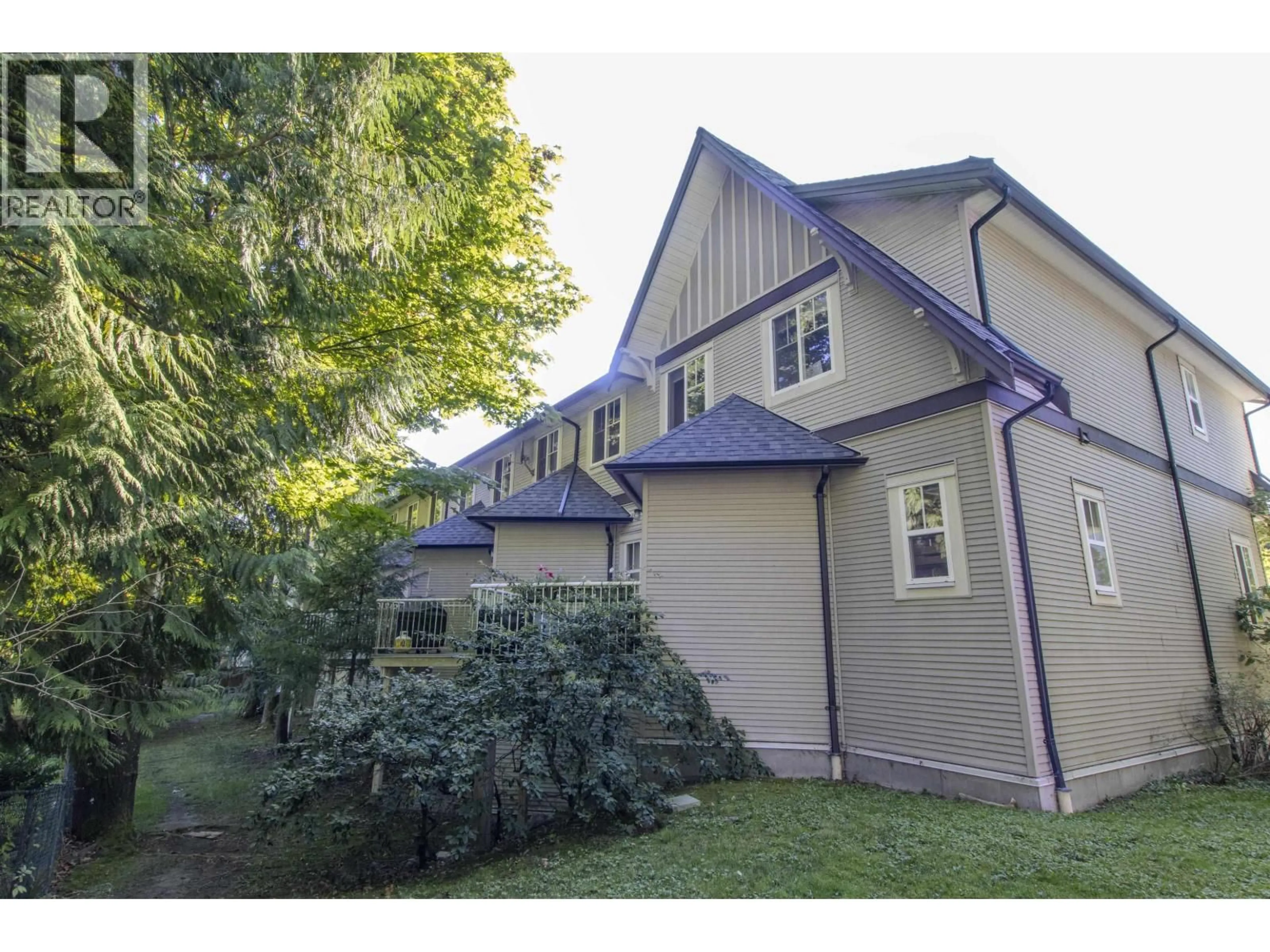 A pic from outside/outdoor area/front of a property/back of a property/a pic from drone, street for 31 - 1800 MAMQUAM ROAD, Squamish British Columbia V8B0J1