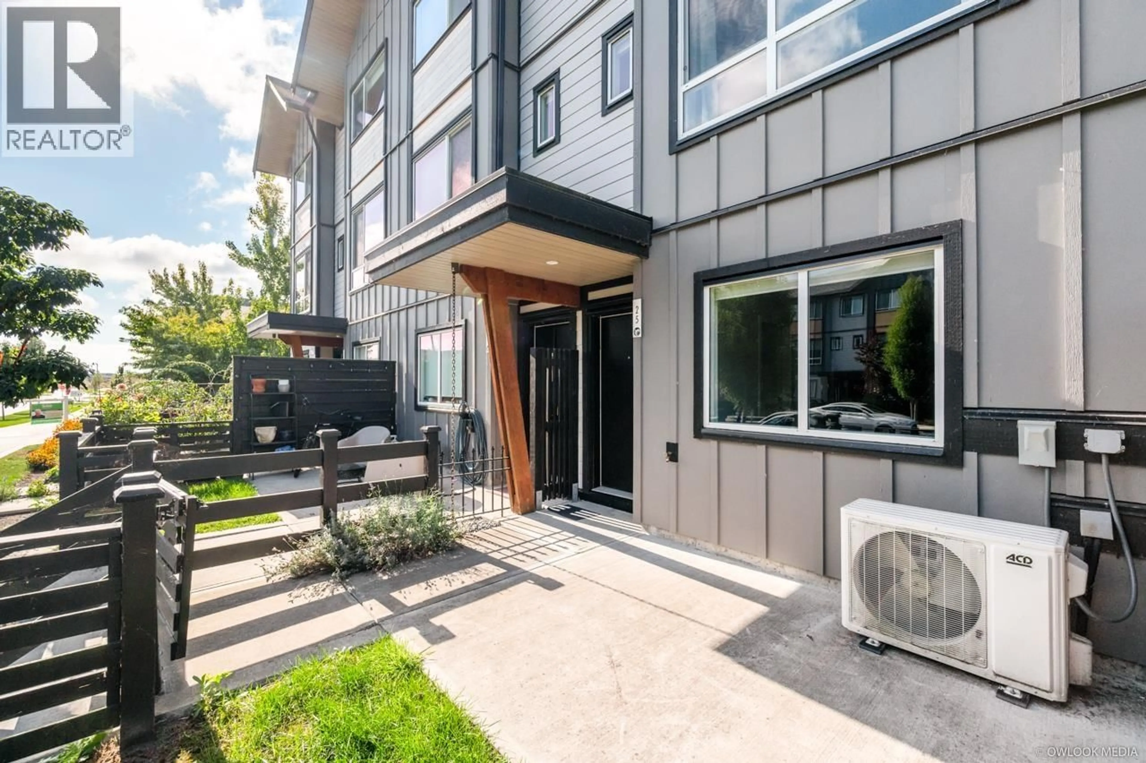 Patio, street for 25 - 4408 CORMORANT WAY, Tsawwassen British Columbia V4M0E9