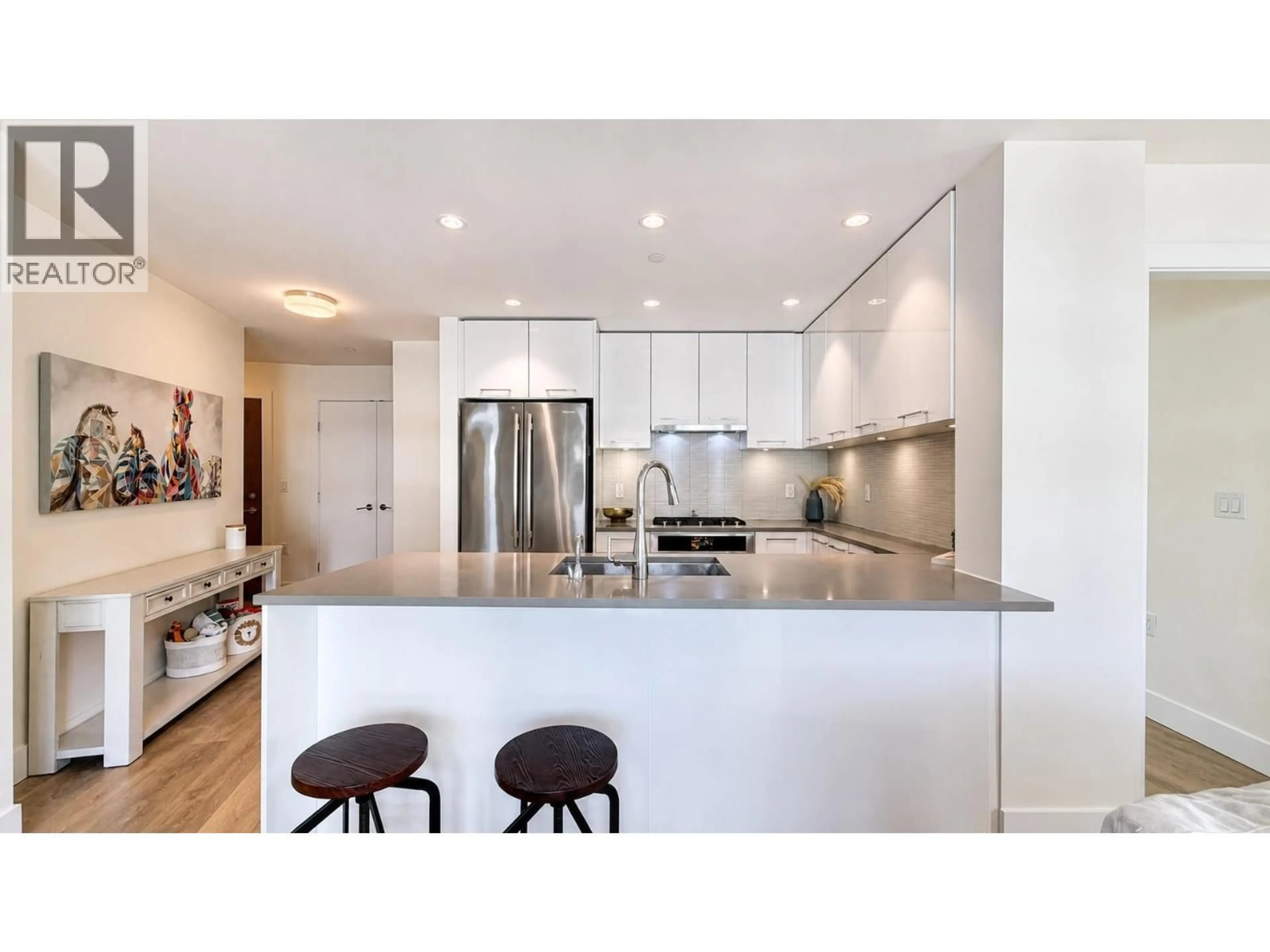 Contemporary kitchen, unknown for 608 - 8580 RIVER DISTRICT CROSSING, Vancouver British Columbia V5S0B9