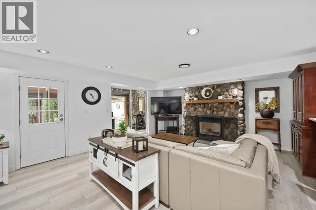 22186 124TH AVENUE, Maple Ridge 3