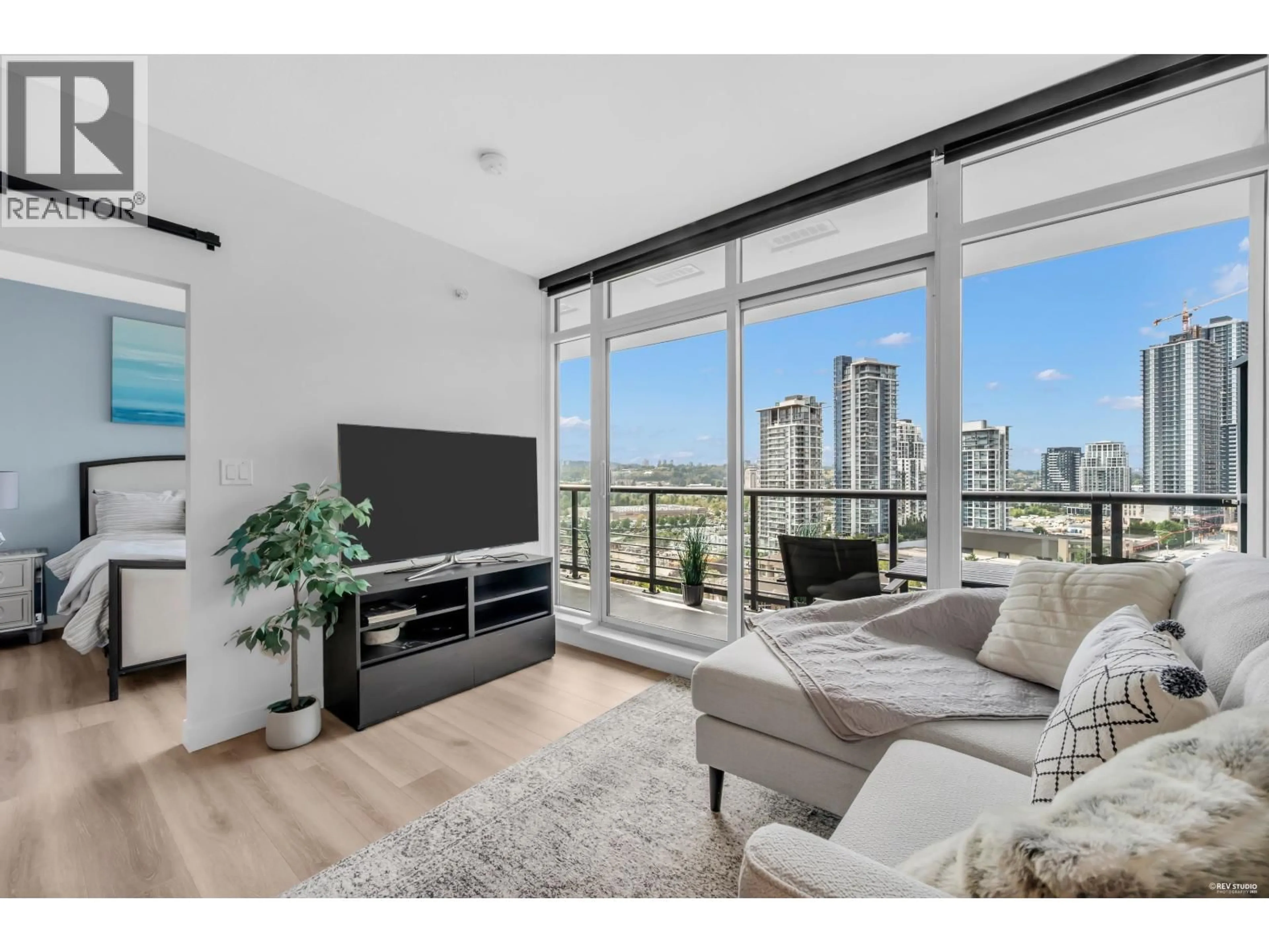Living room with furniture, unknown for 1003 - 4730 LOUGHEED HIGHWAY, Burnaby British Columbia V5C0M9