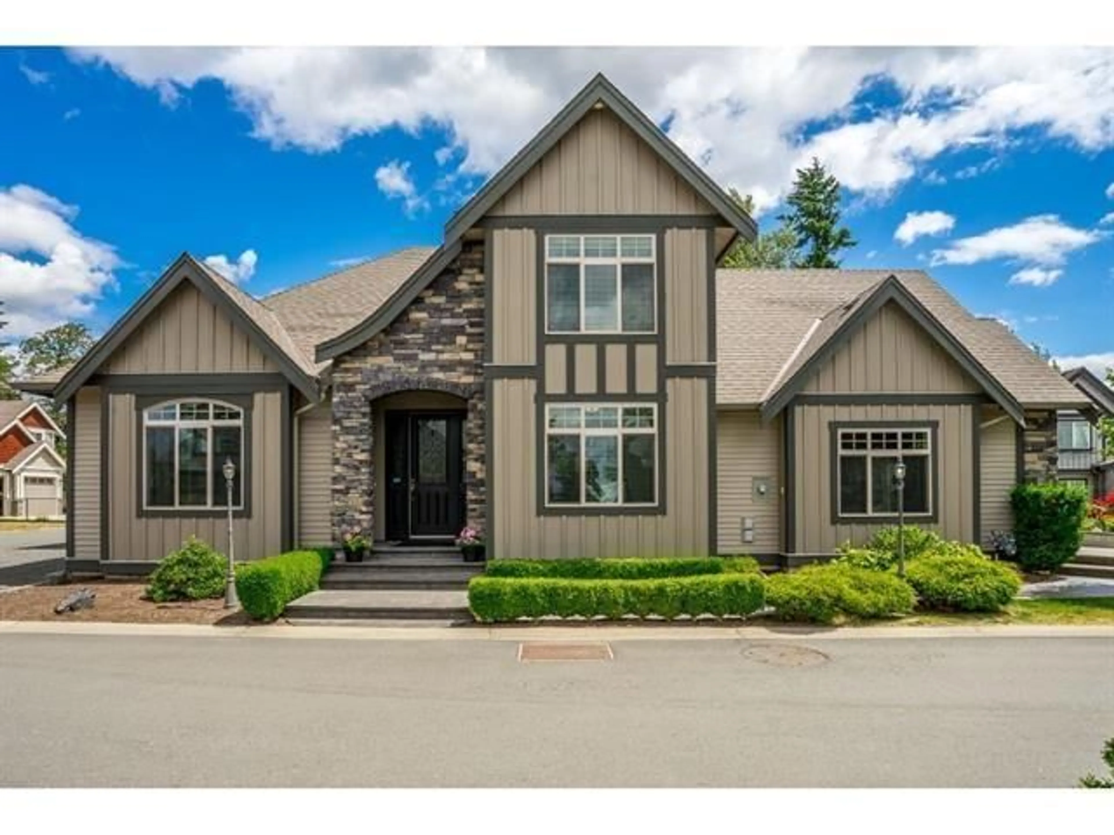 Home with brick exterior material, unknown for 2368 BEDFORD PLACE, Abbotsford British Columbia V2T4A5