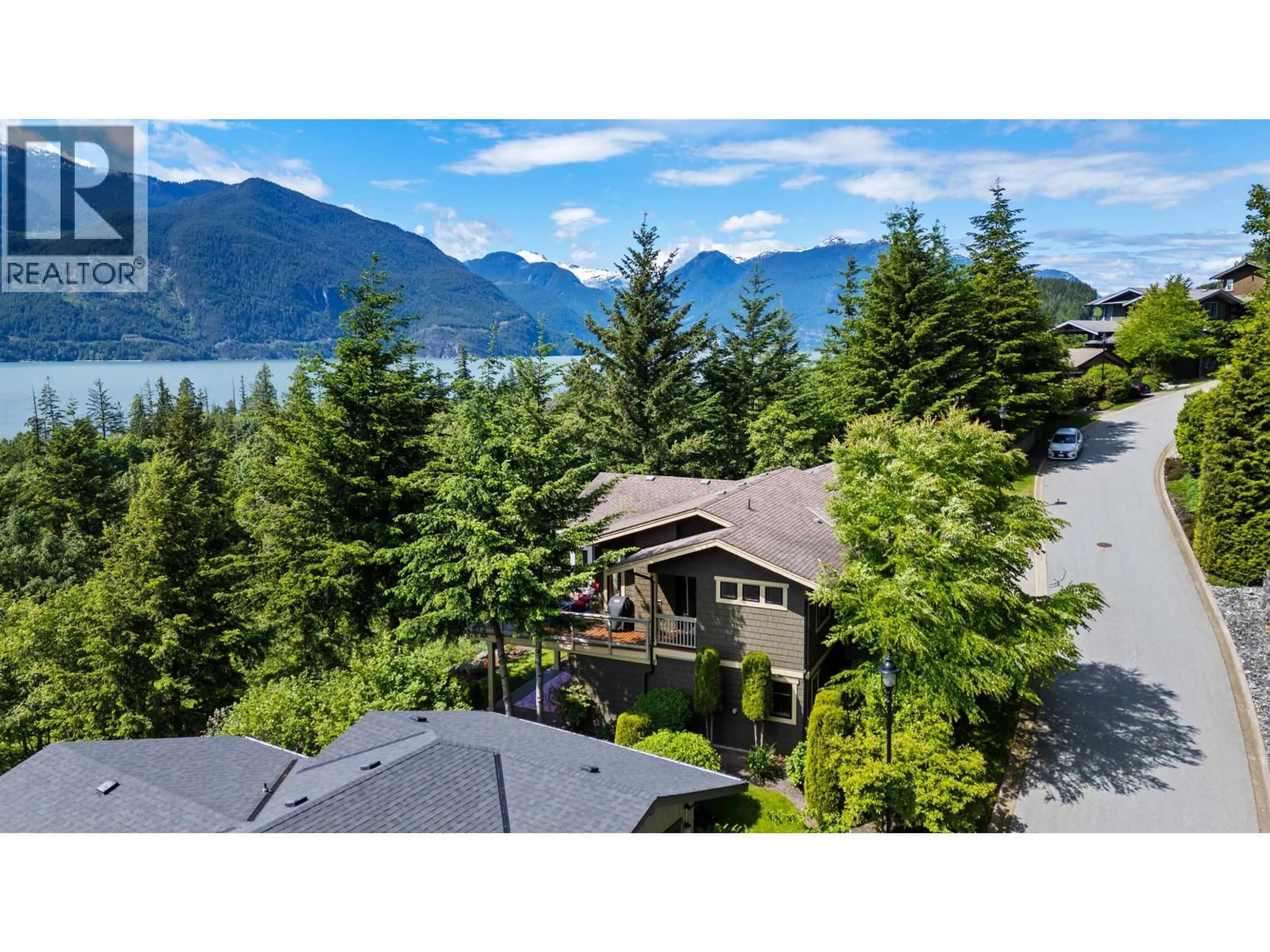 A pic from outside/outdoor area/front of a property/back of a property/a pic from drone, water/lake/river/ocean view for 300 OCEAN CREST DRIVE, West Vancouver British Columbia V0N3Z2
