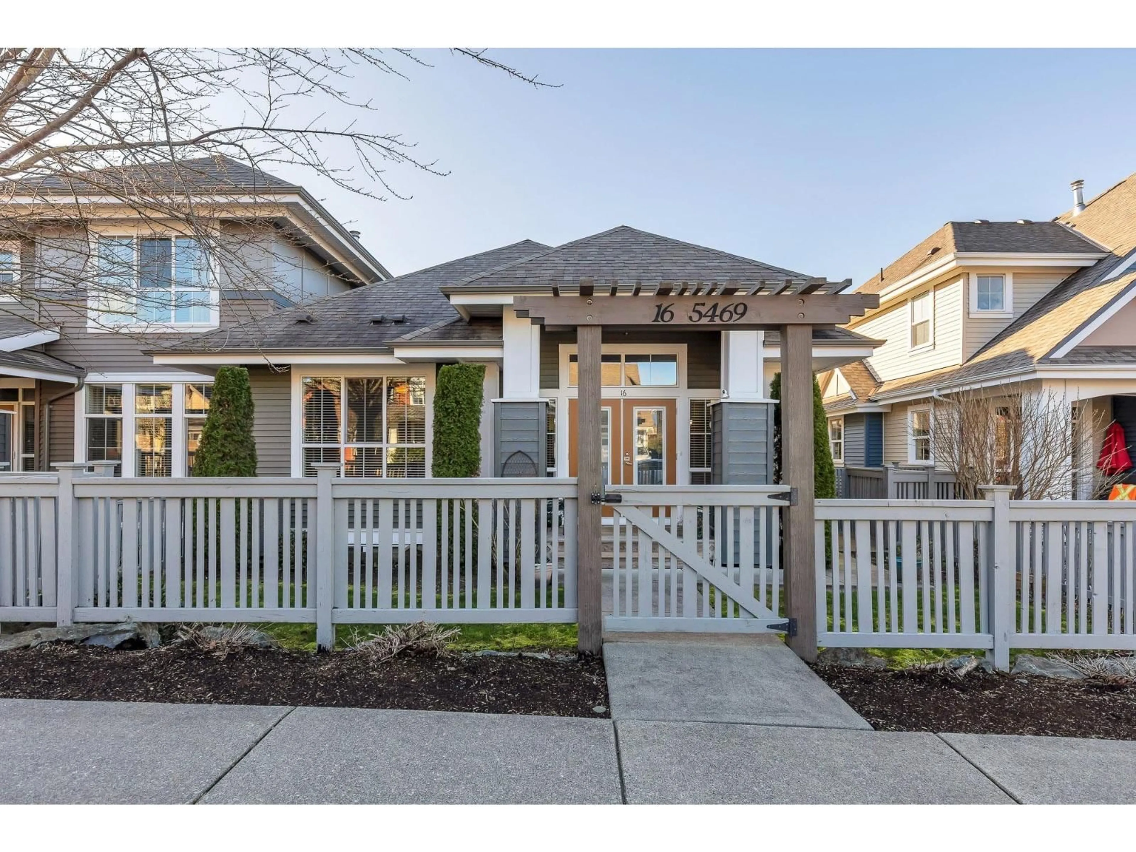 Unknown for 16 - 5469 CHINOOK STREET, Chilliwack British Columbia V2R0T5