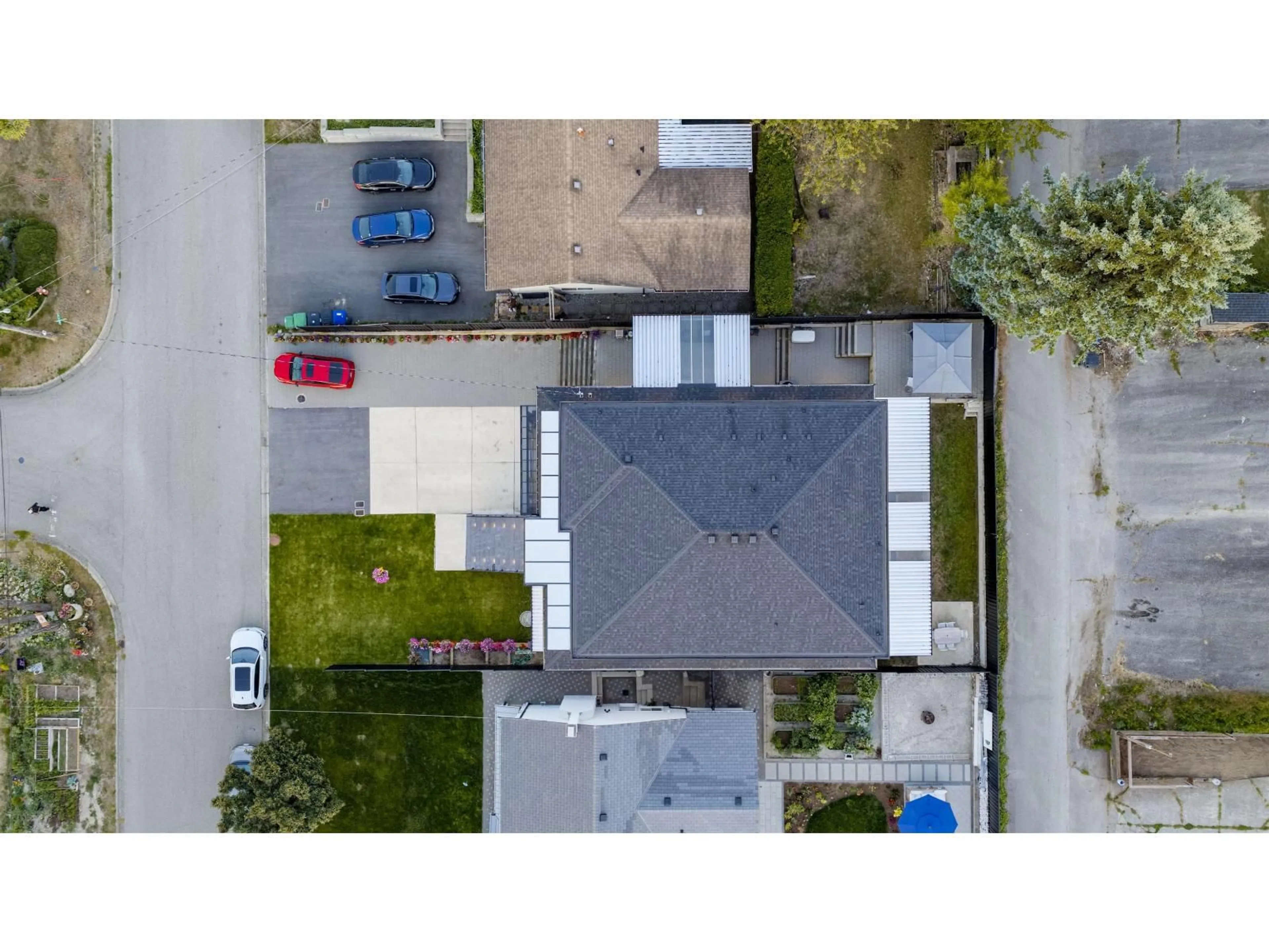 A pic from outside/outdoor area/front of a property/back of a property/a pic from drone, street for 13390 112A AVENUE, Surrey British Columbia V3R2G5