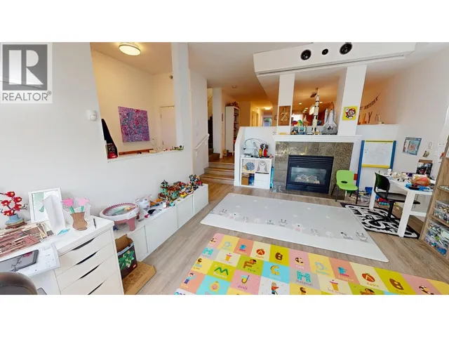 1040 QUEBEC STREET, Vancouver 4