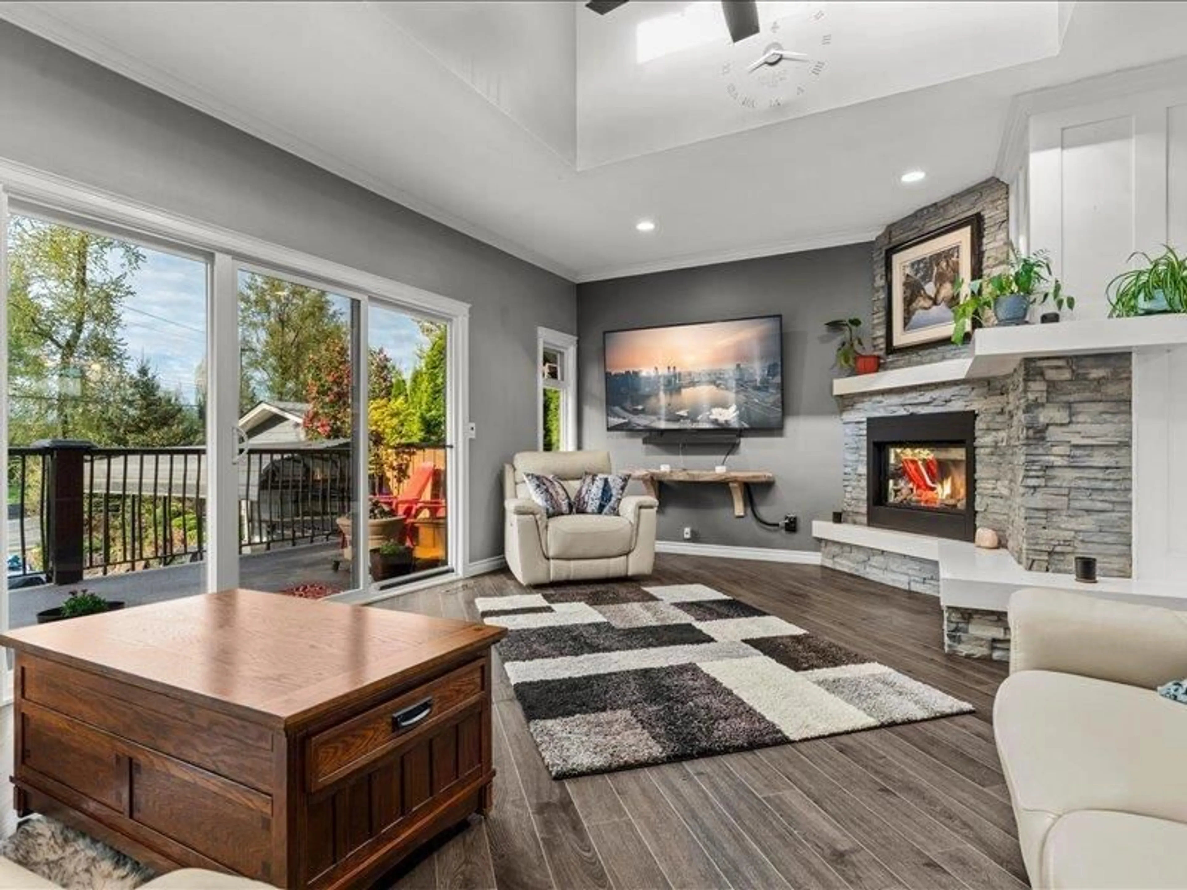 Living room with furniture, unknown for 46633 HOPE RIVER ROAD, Chilliwack British Columbia V2P7L5