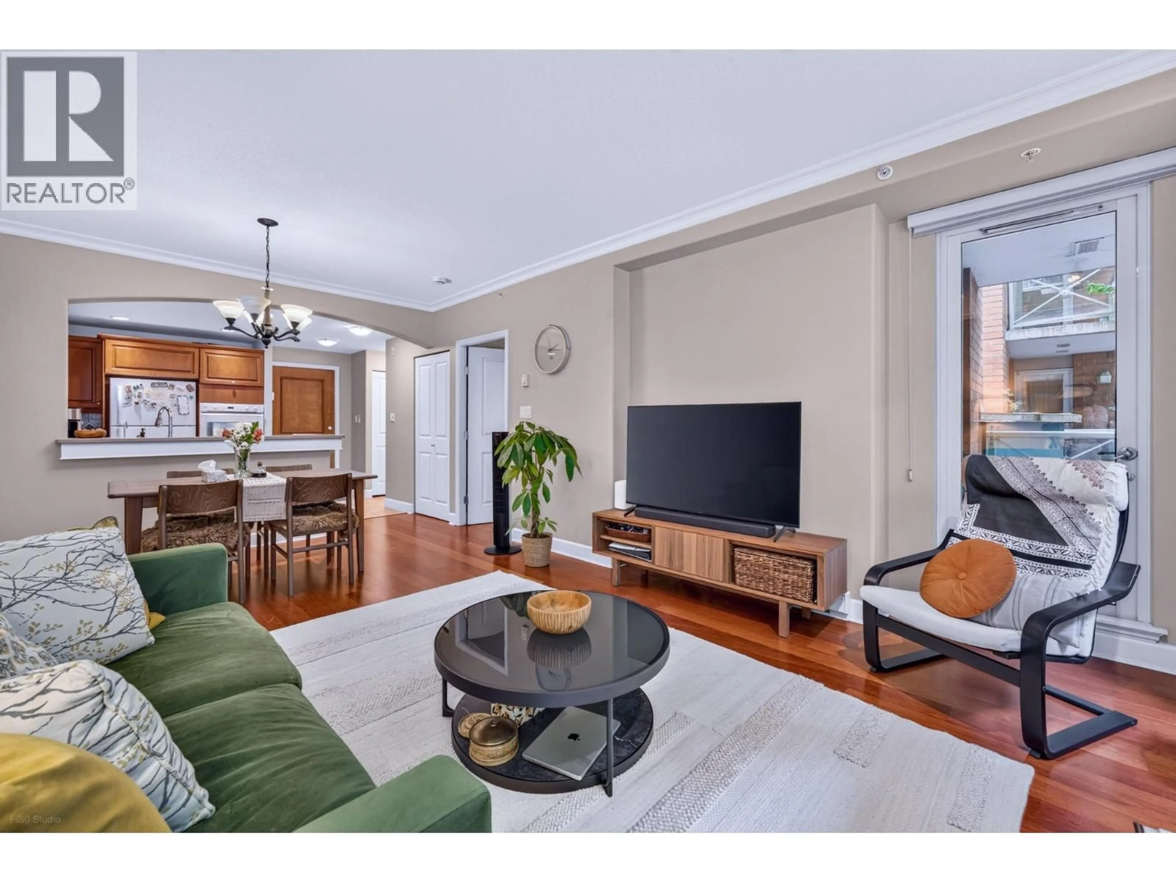 Living room with furniture, unknown for 213 - 5770 OAK STREET, Vancouver British Columbia V6M4M5