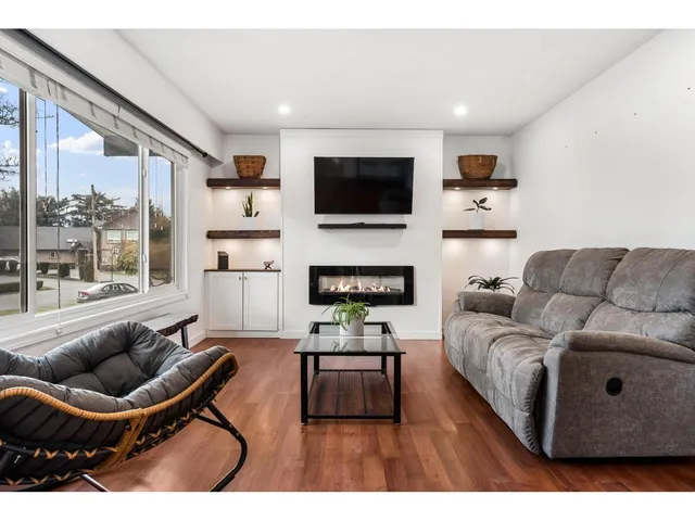 6970 CENTENNIAL DRIVE, Chilliwack 5