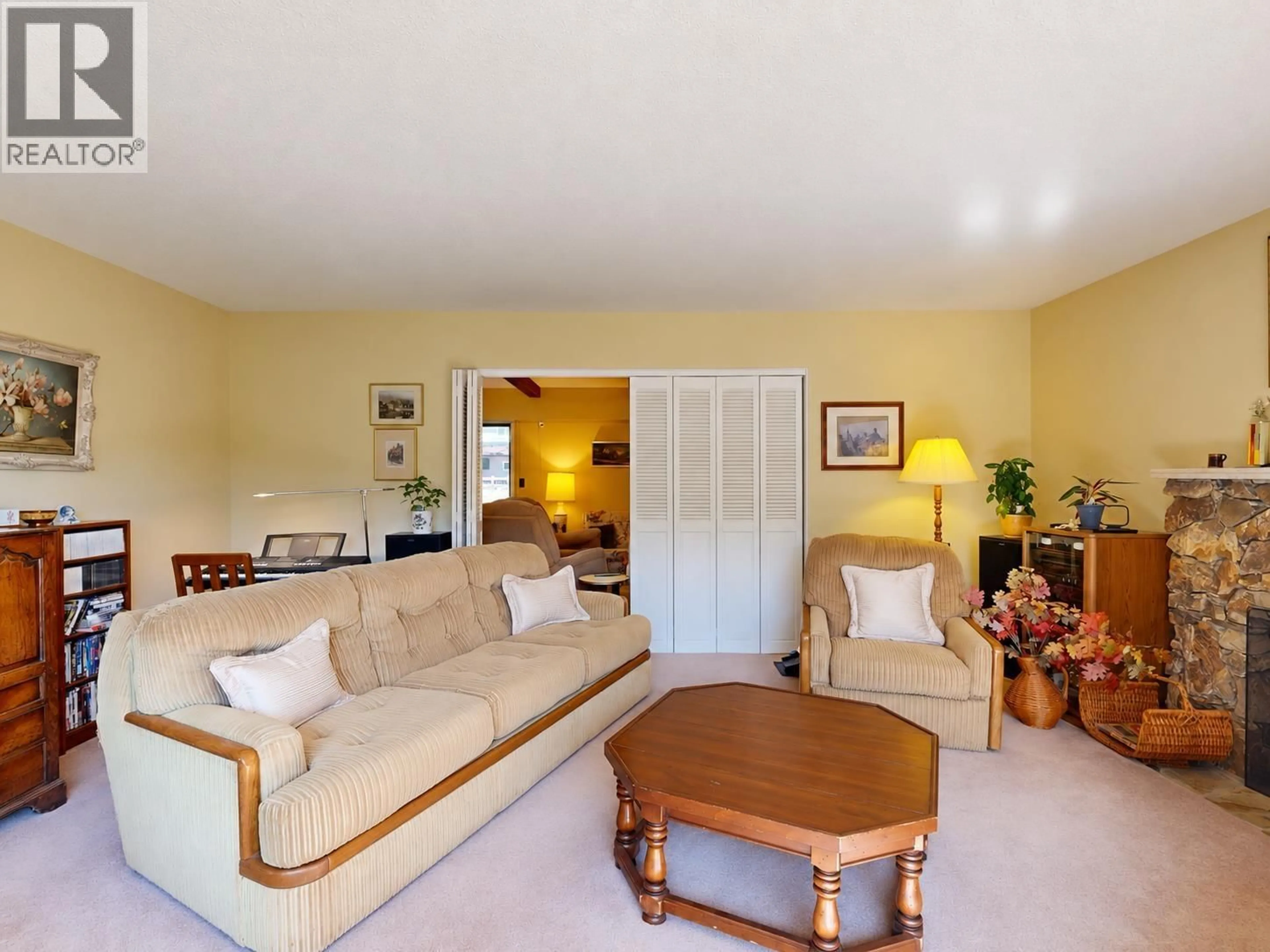 Living room with furniture, unknown for 5411 GROVE AVENUE, Delta British Columbia V4K2A6