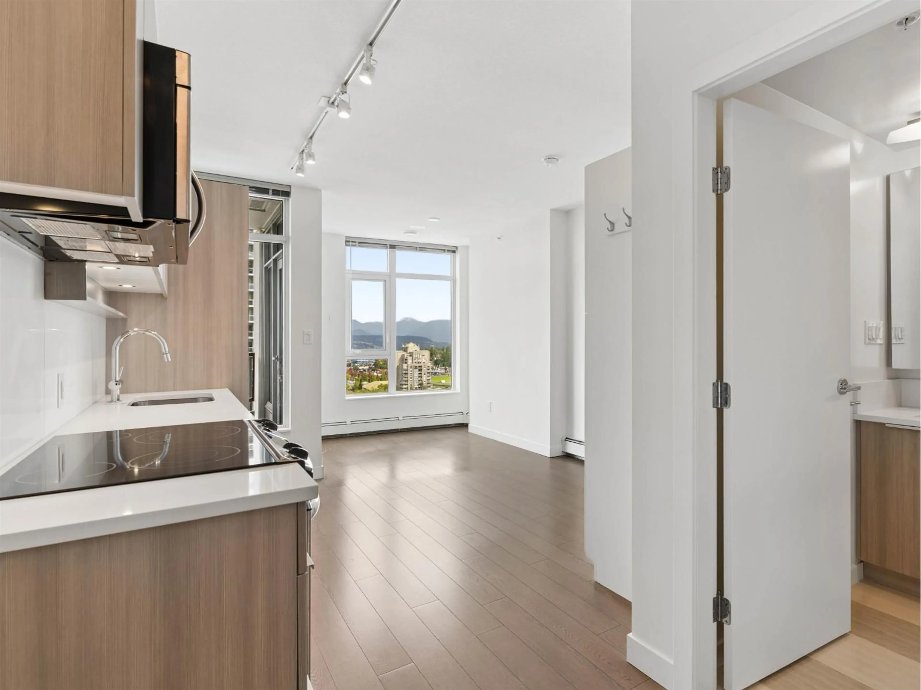 Open concept kitchen, unknown for 1413 - 13308 CENTRAL AVENUE, Surrey British Columbia V3T0M4