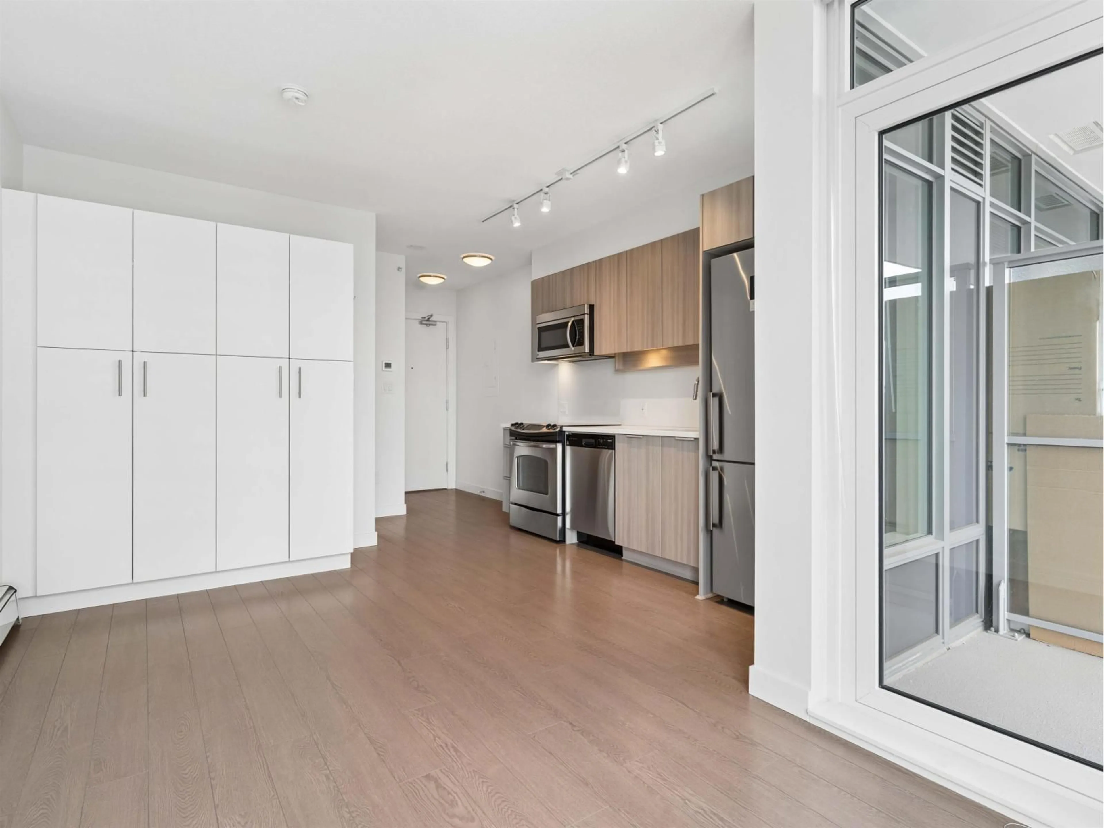 Open concept kitchen, unknown for 1413 - 13308 CENTRAL AVENUE, Surrey British Columbia V3T0M4