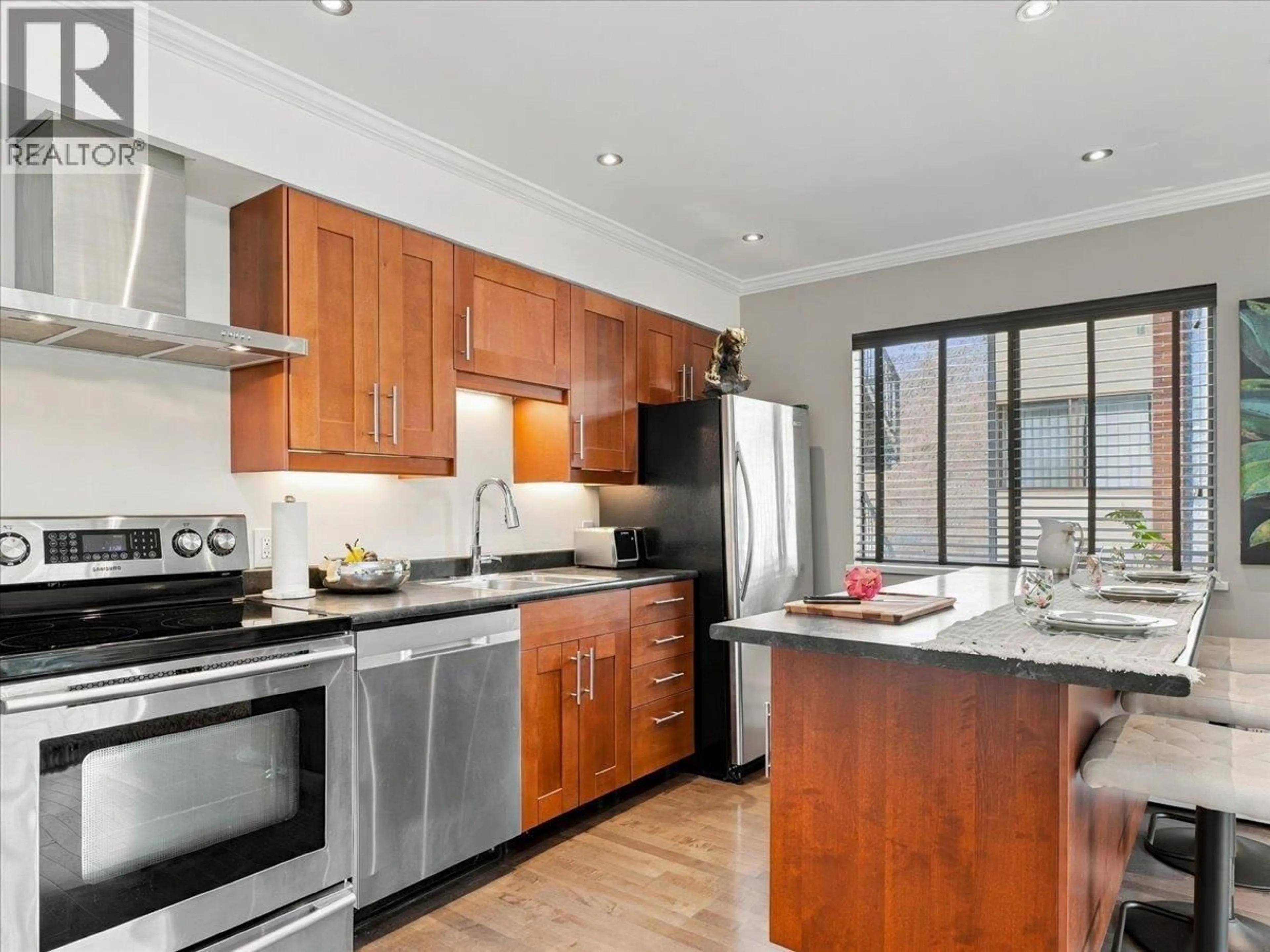 Unknown for 6 - 137 5TH STREET, North Vancouver British Columbia V7L1L3
