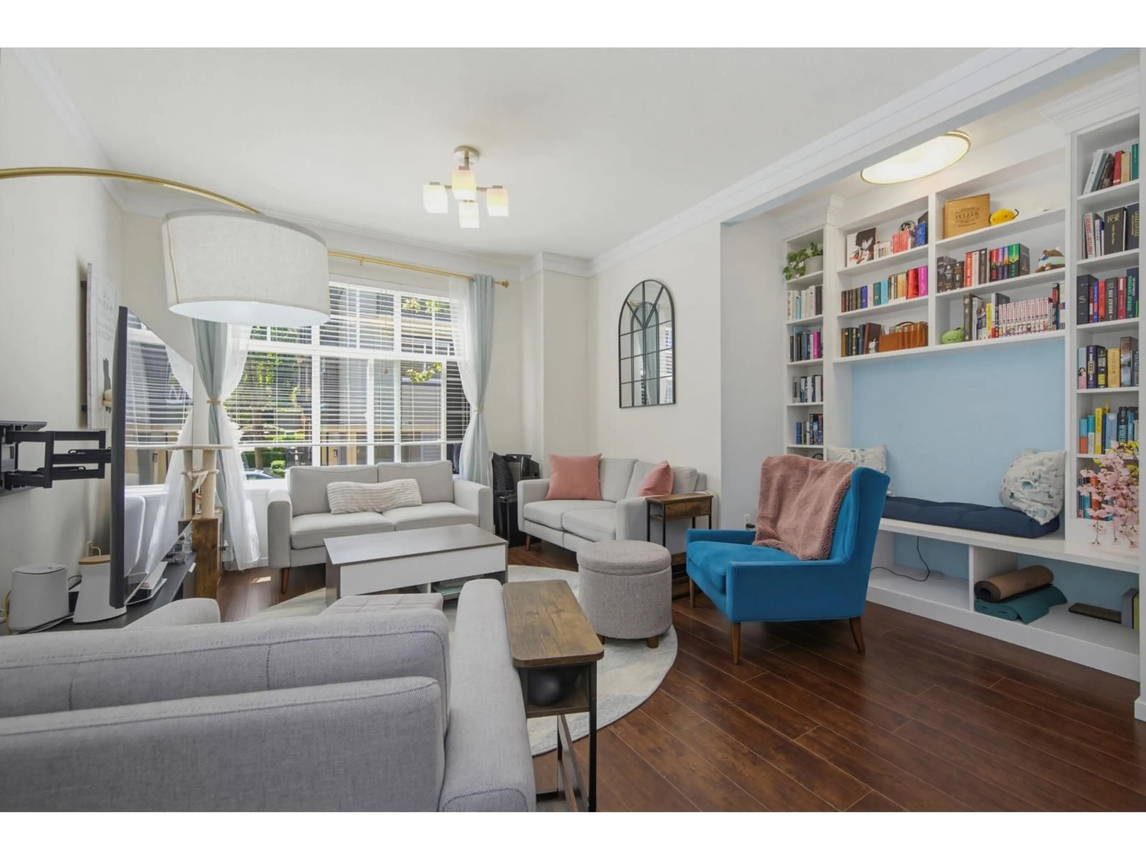 Living room with furniture, unknown for 10 - 13886 62 AVENUE, Surrey British Columbia V3X0G2