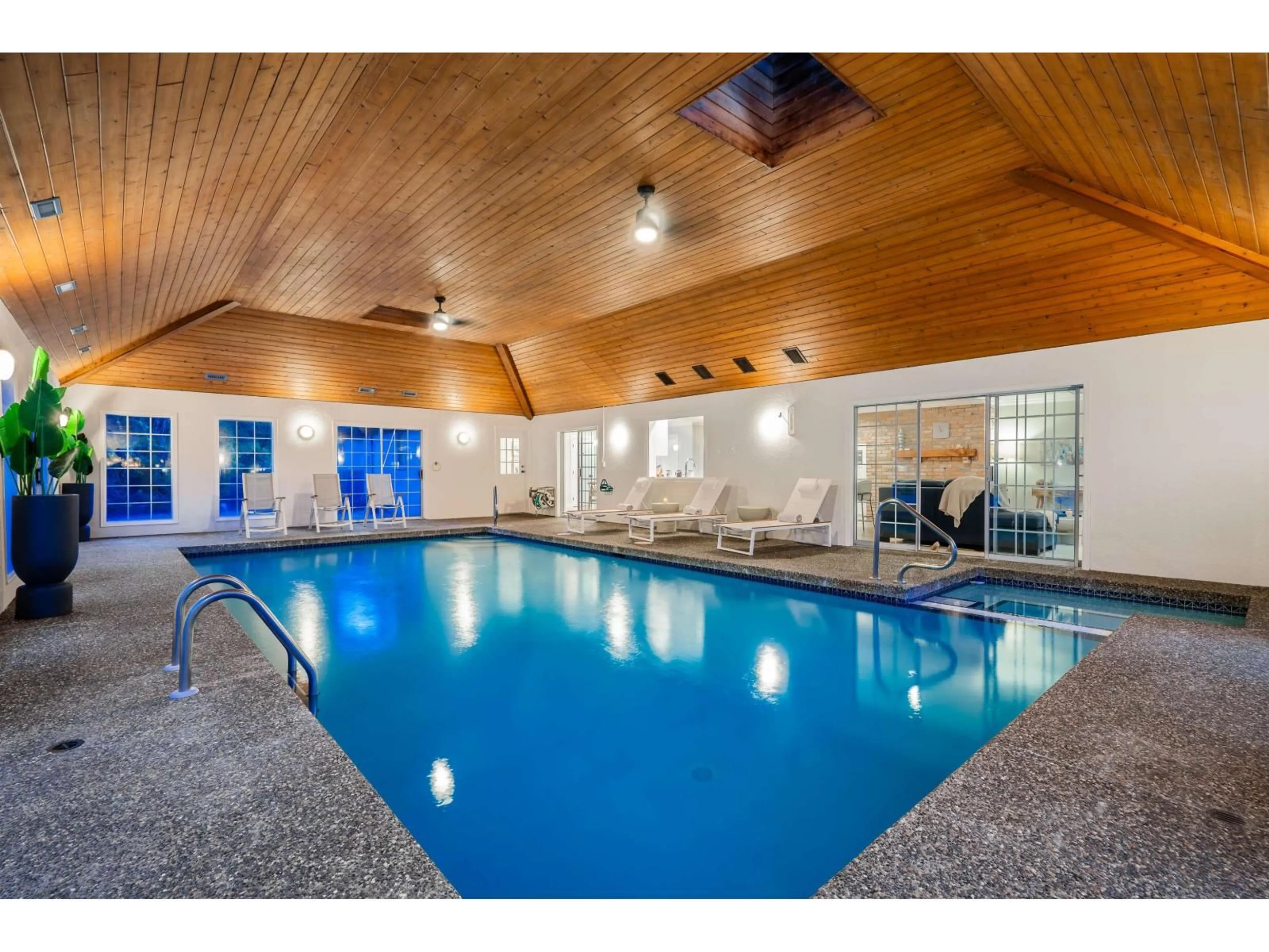 Pool for 17470 28B AVENUE, Surrey British Columbia V3Z0E7
