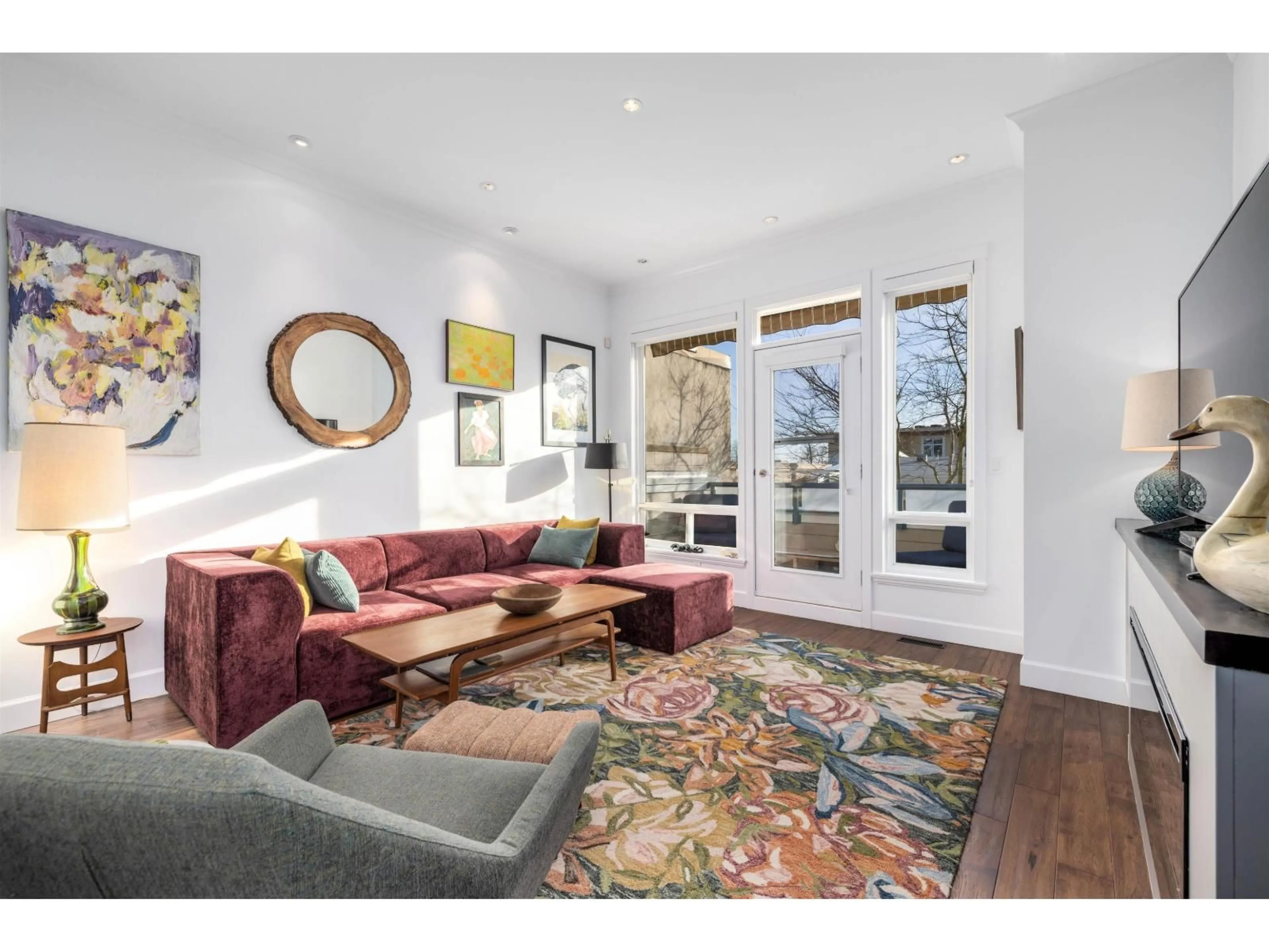 Living room with furniture, unknown for 3 - 15161 PROSPECT AVENUE, White Rock British Columbia V4B2B8