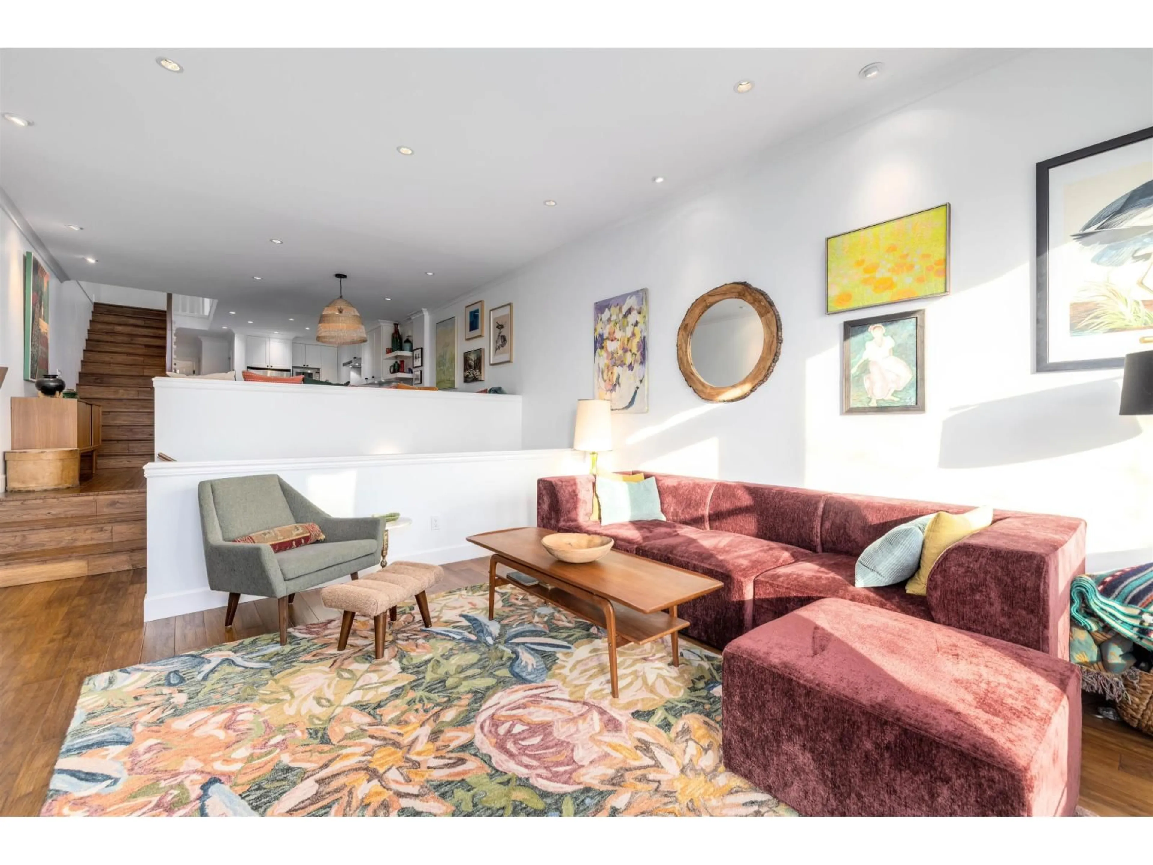 Living room with furniture, unknown for 3 - 15161 PROSPECT AVENUE, White Rock British Columbia V4B2B8