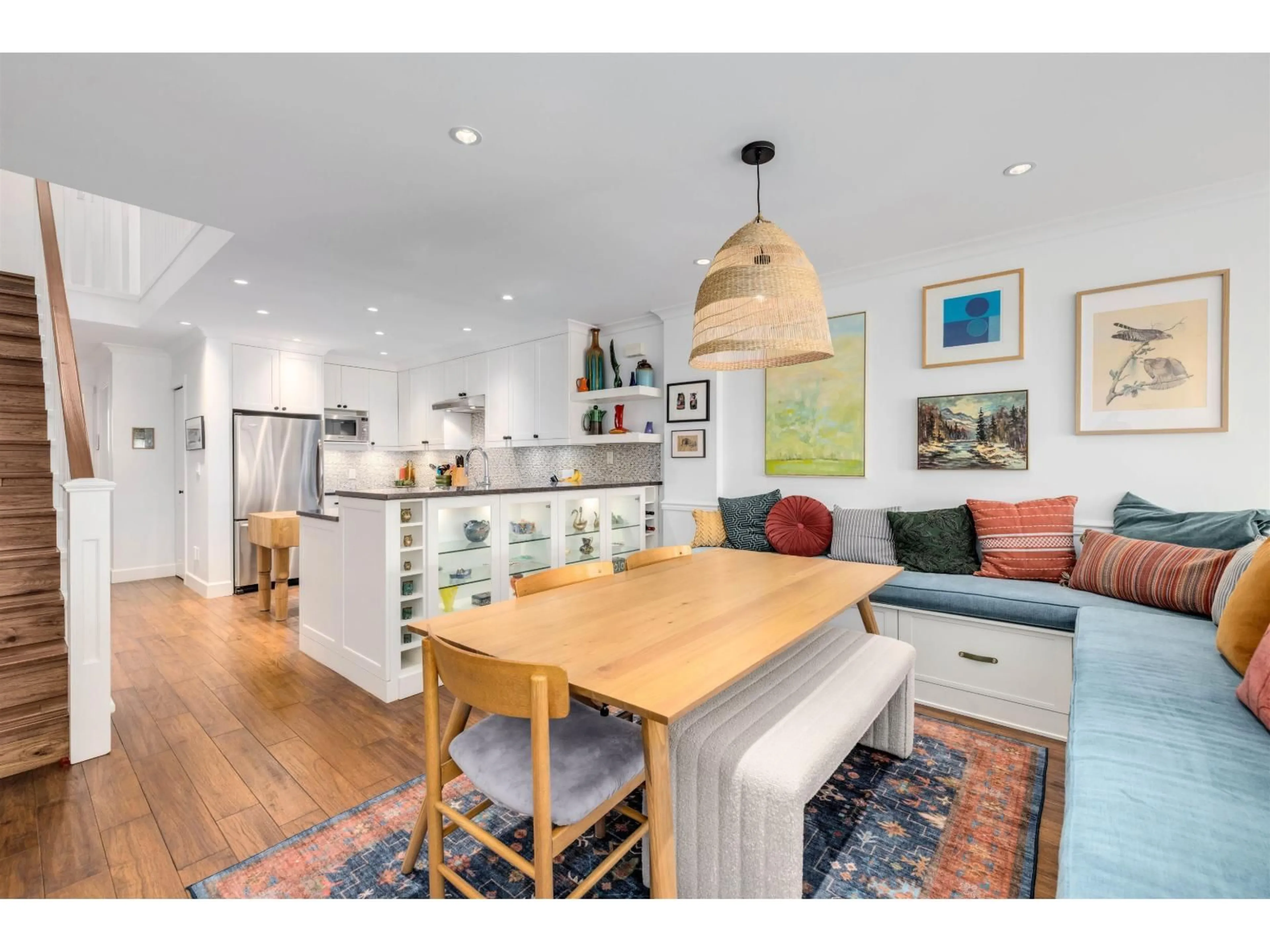 Open concept kitchen, wood/laminate floor for 3 - 15161 PROSPECT AVENUE, White Rock British Columbia V4B2B8